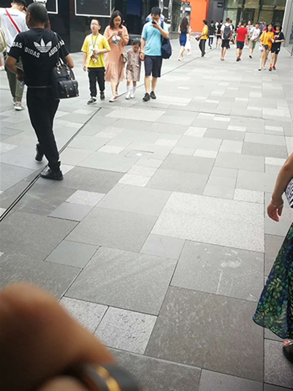 图片[3]-【慕容笙赛贴】运动鞋美女-街拍流行馆