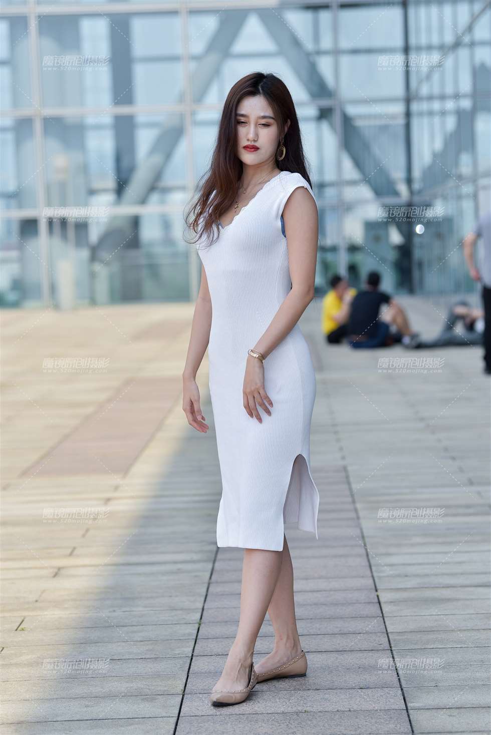 图片[5]-【赛德克赛帖】翘臀长发白纱裙-街拍流行馆
