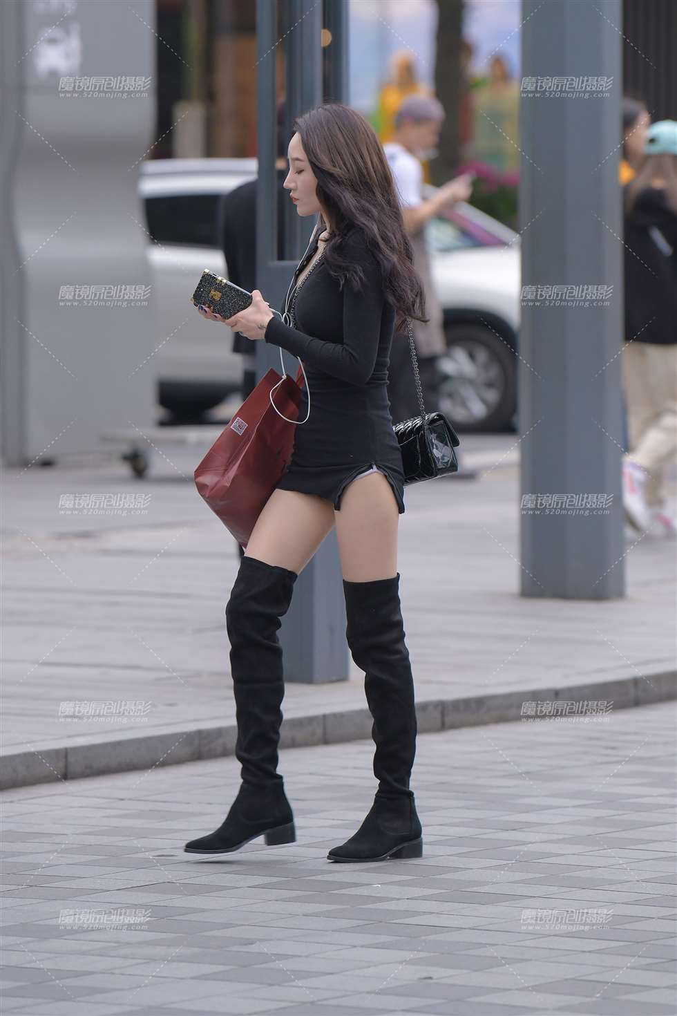 图片[1]-【视觉冲击赛贴】风一样de性感女子-街拍流行馆