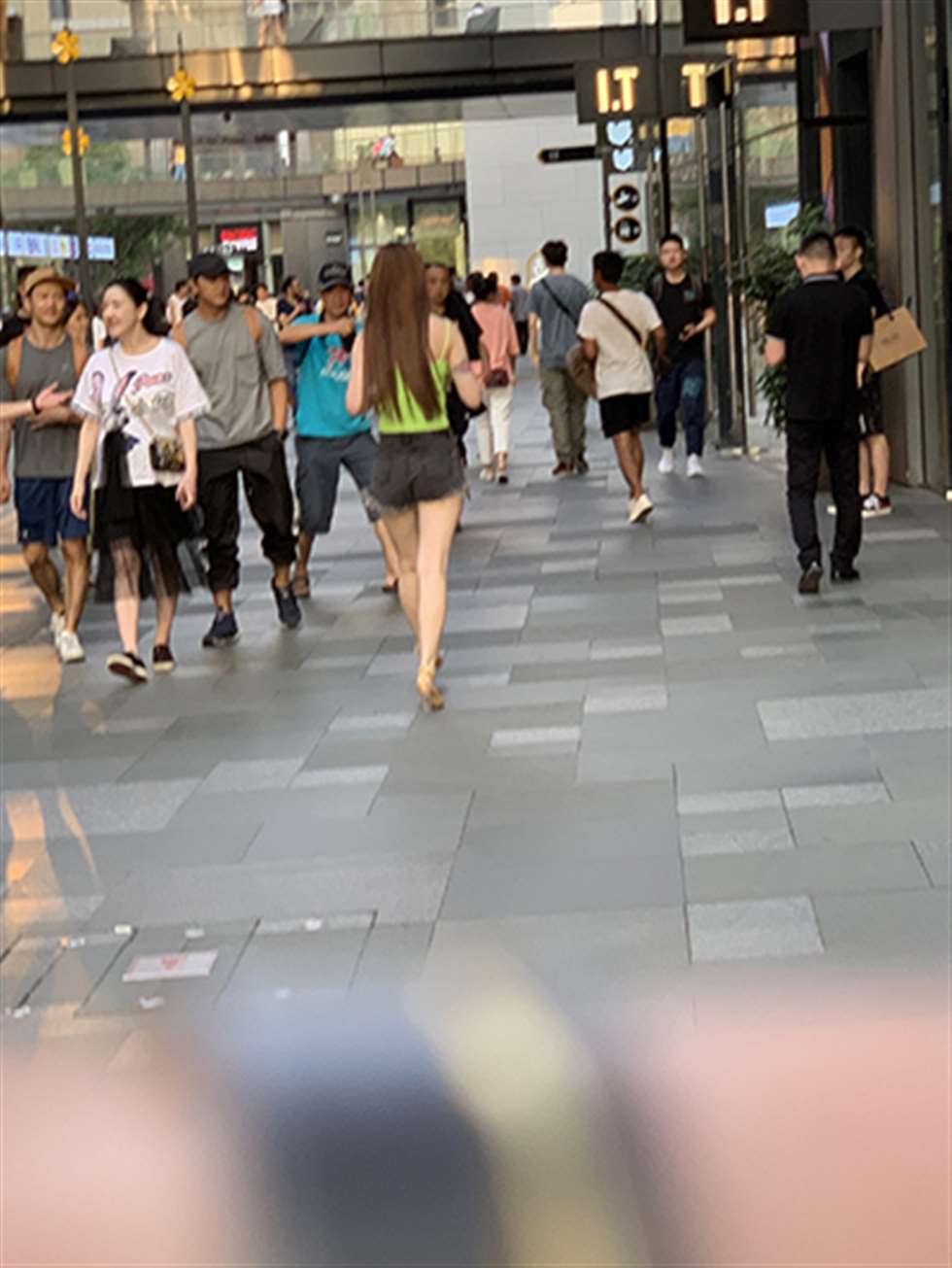 图片[3]-【视觉冲击赛贴】肉嘟嘟de女生-街拍流行馆