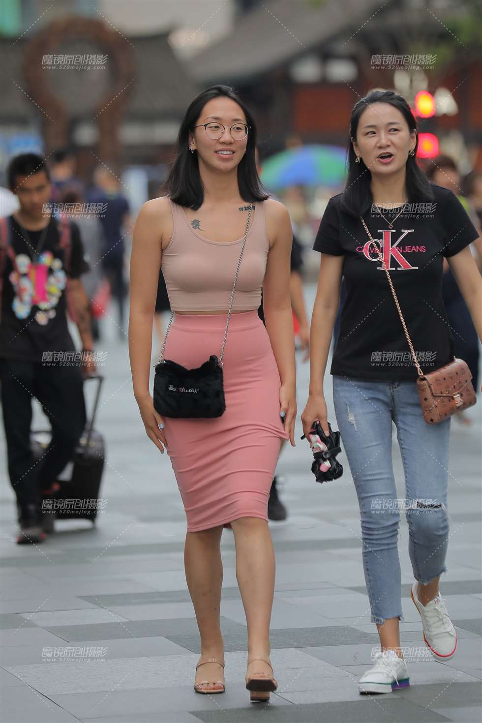 图片[1]-【凯恩赛贴】圆润包臀裙-街拍流行馆