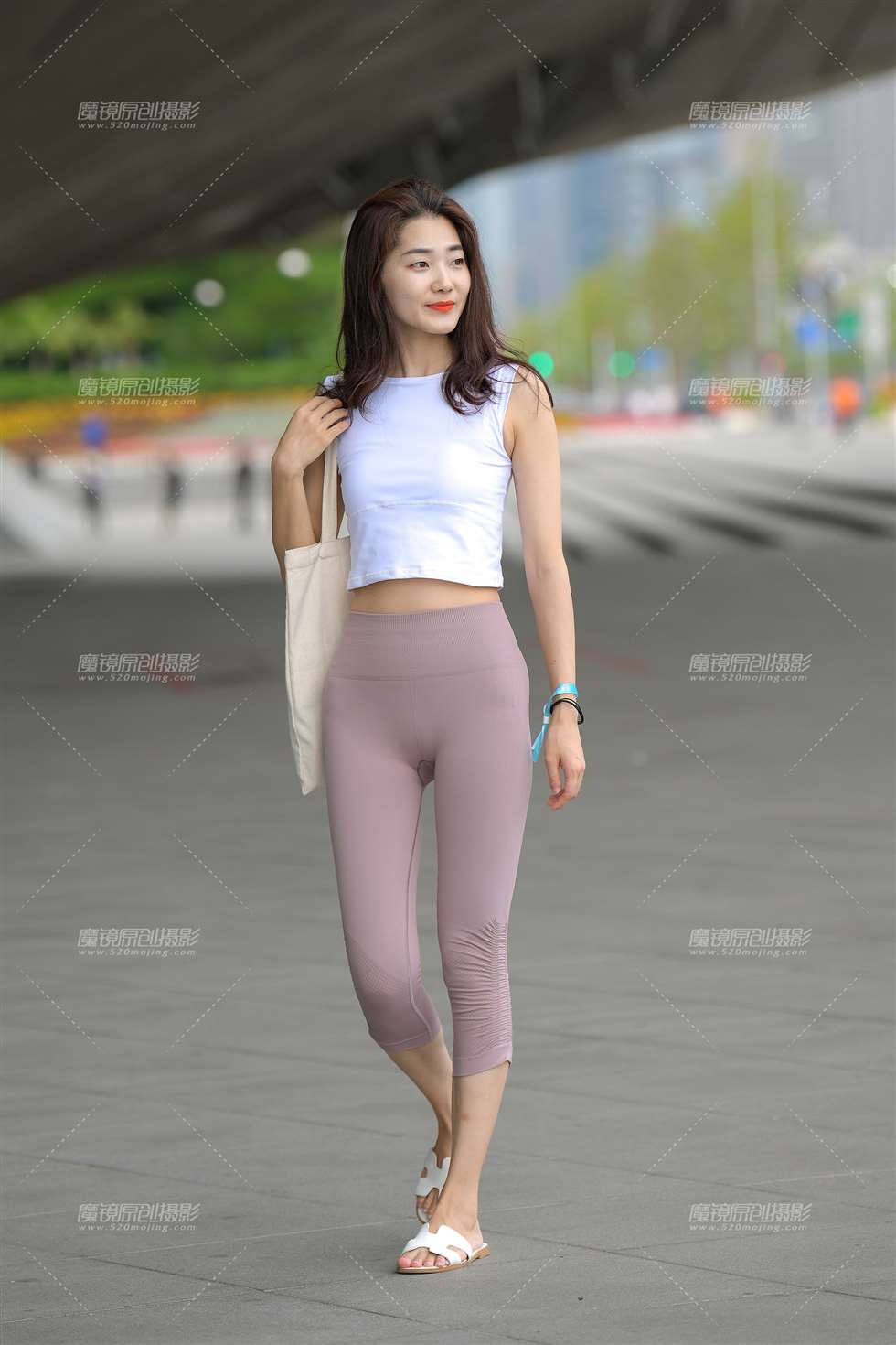 图片[1]-【街拍之魂赛帖】邻家一般的丽人-街拍流行馆