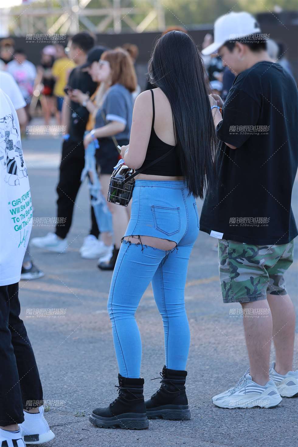 图片[5]-【小默赛帖】第1468篇撑破牛仔裤的美女-街拍流行馆