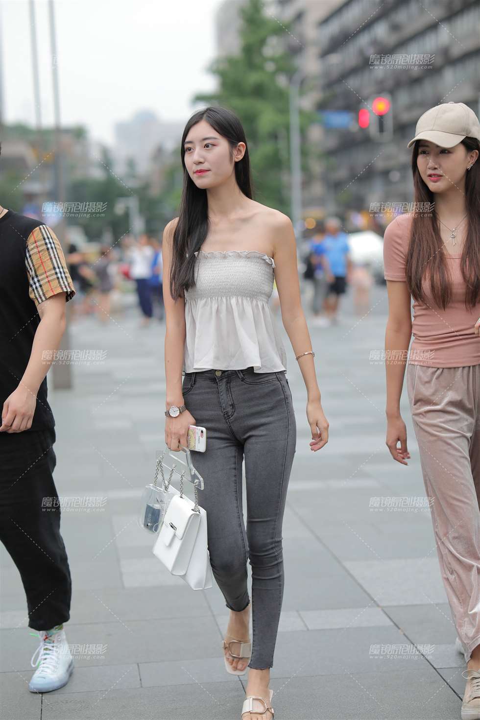 图片[1]-【凯恩赛贴】清新靓丽的牛仔美眉-街拍流行馆