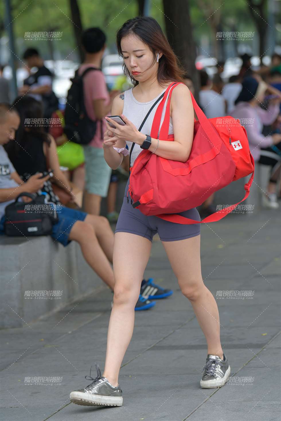 图片[1]-【街拍之魂赛帖】单车美女-街拍流行馆
