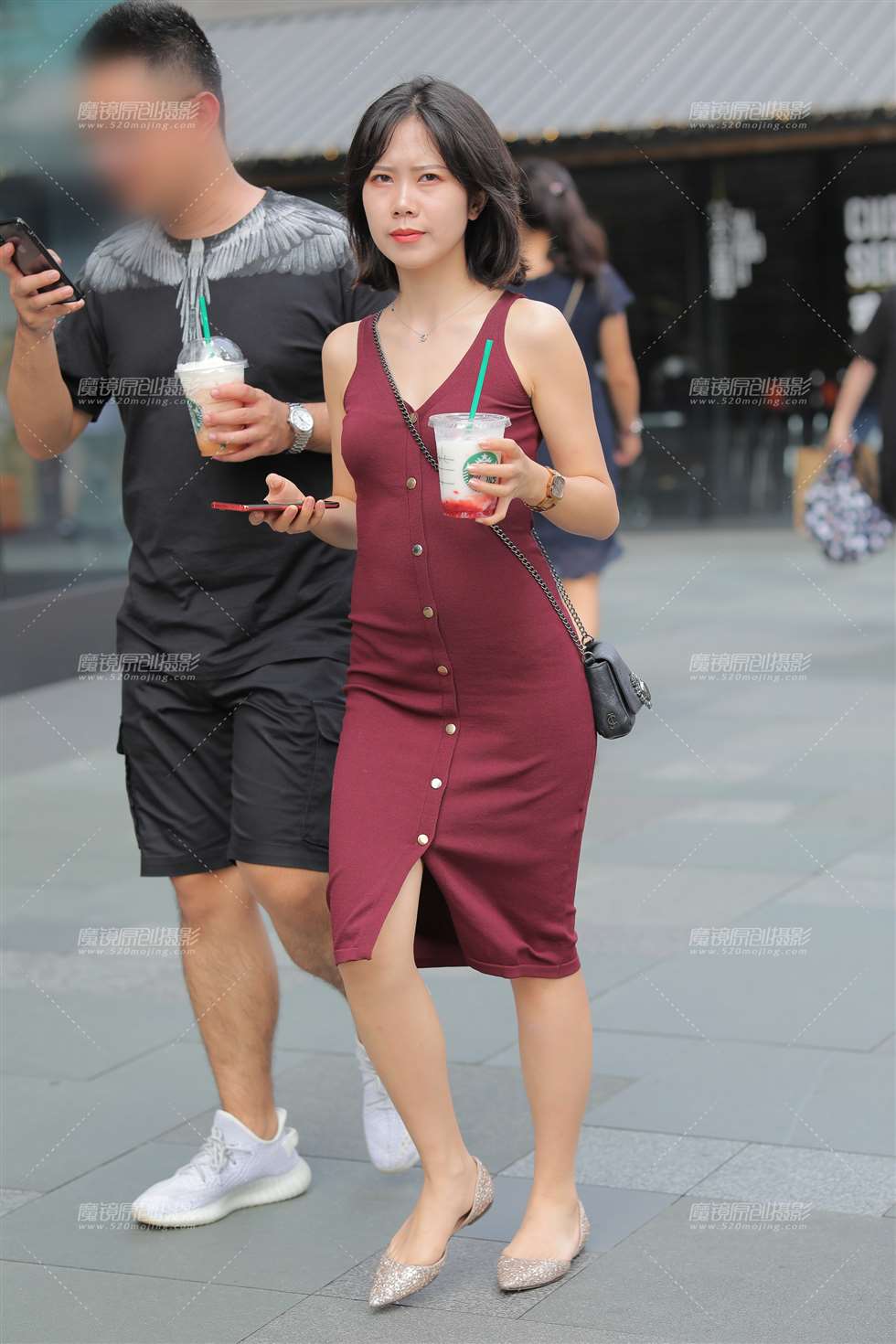 图片[1]-【凯恩赛贴】修身翘臀小妹-街拍流行馆