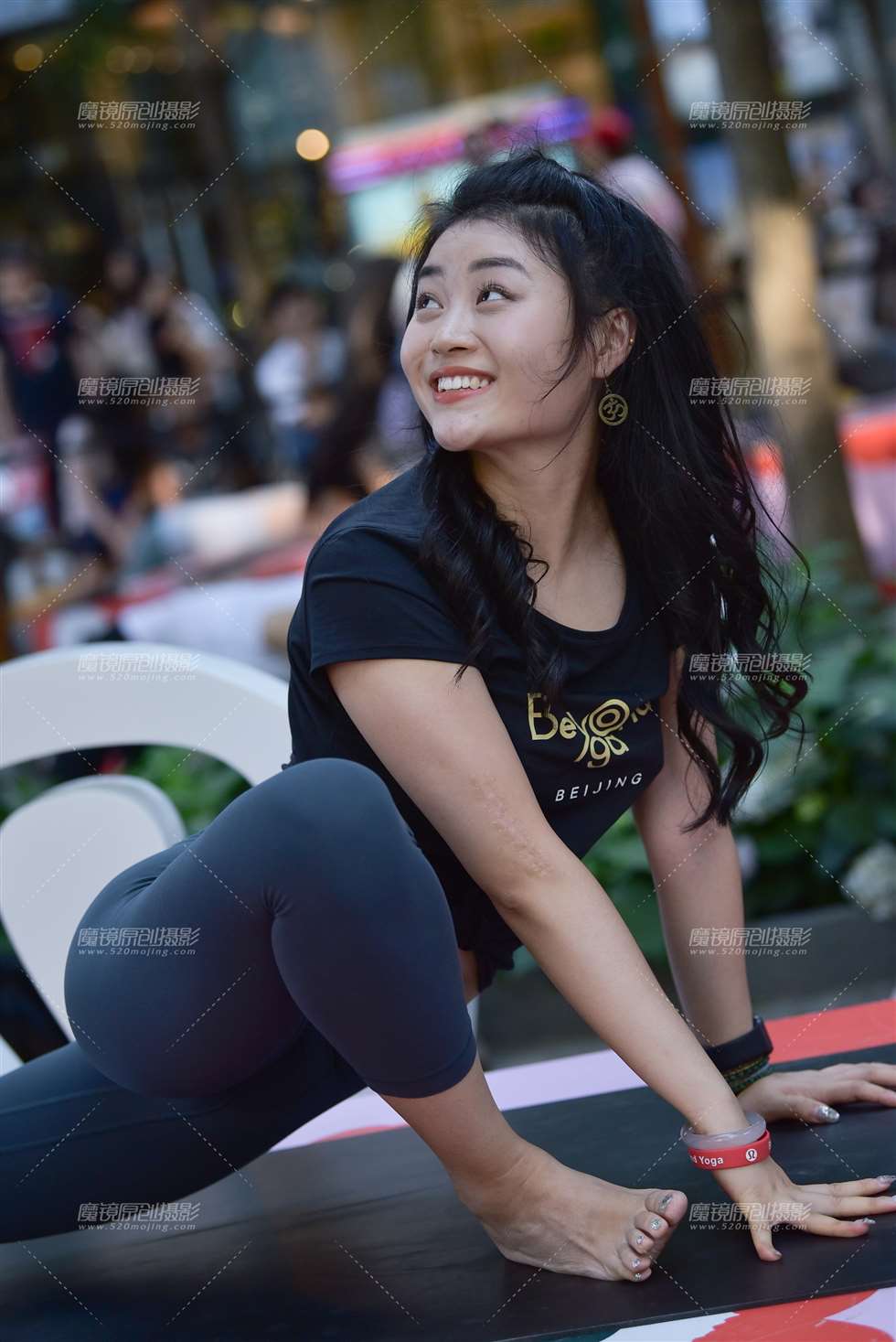 图片[4]-【赛德克赛帖】身材圆润的大眼睛美女-街拍流行馆