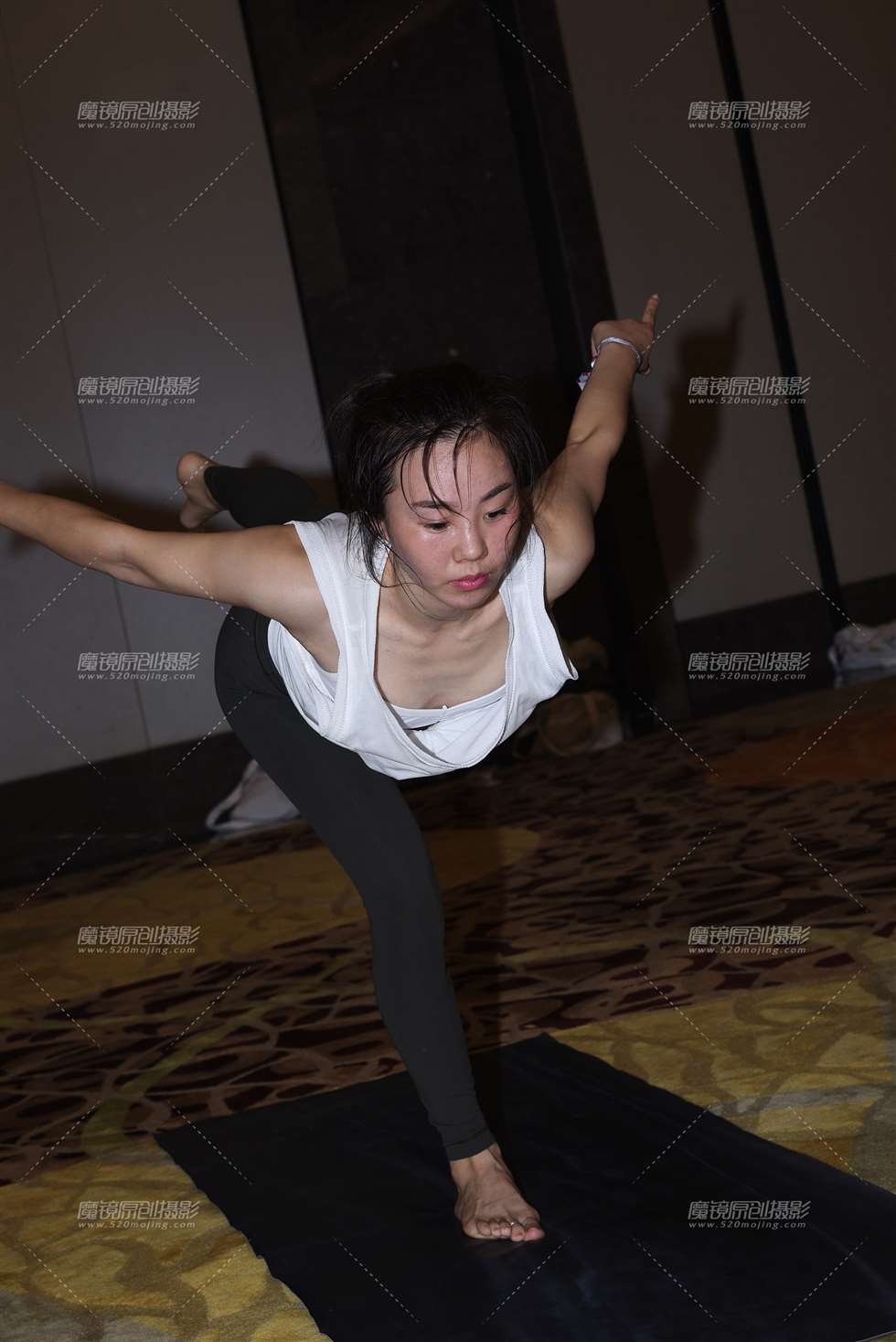 图片[1]-【咔喳赛贴】勤练-街拍流行馆