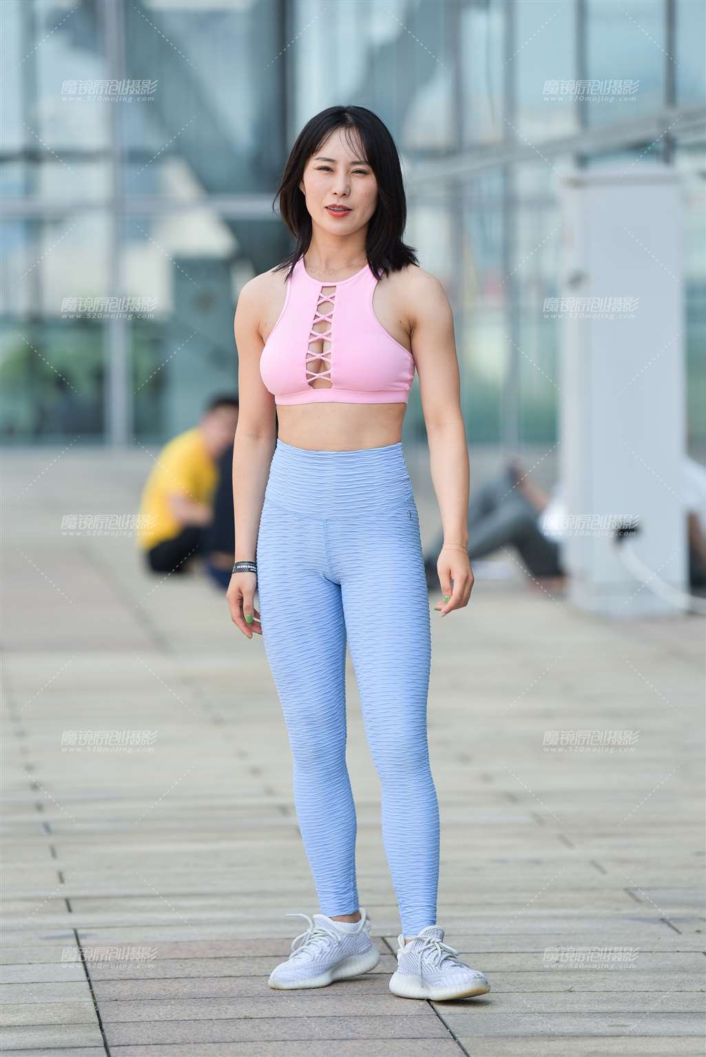 图片[1]-【赛德克赛帖】丰满性感的健身女士-街拍流行馆