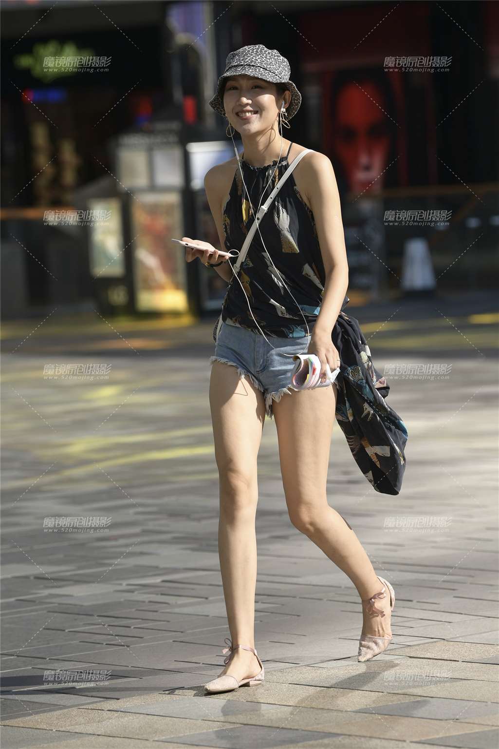 图片[4]-长腿热裤美丽动人-街拍流行馆