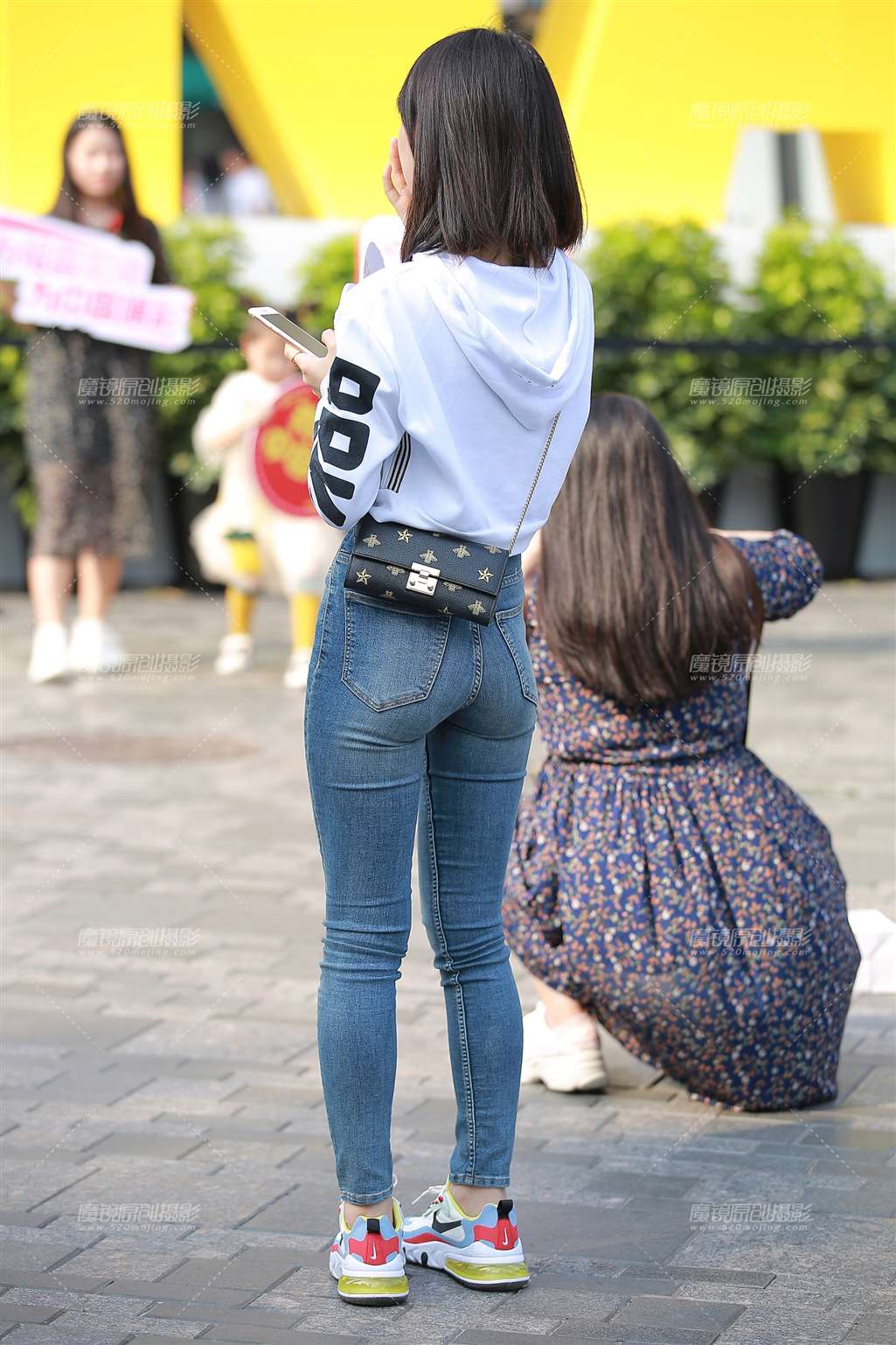 图片[2]-【玻璃赛帖】国庆节陪妈妈逛街的小美女-街拍流行馆