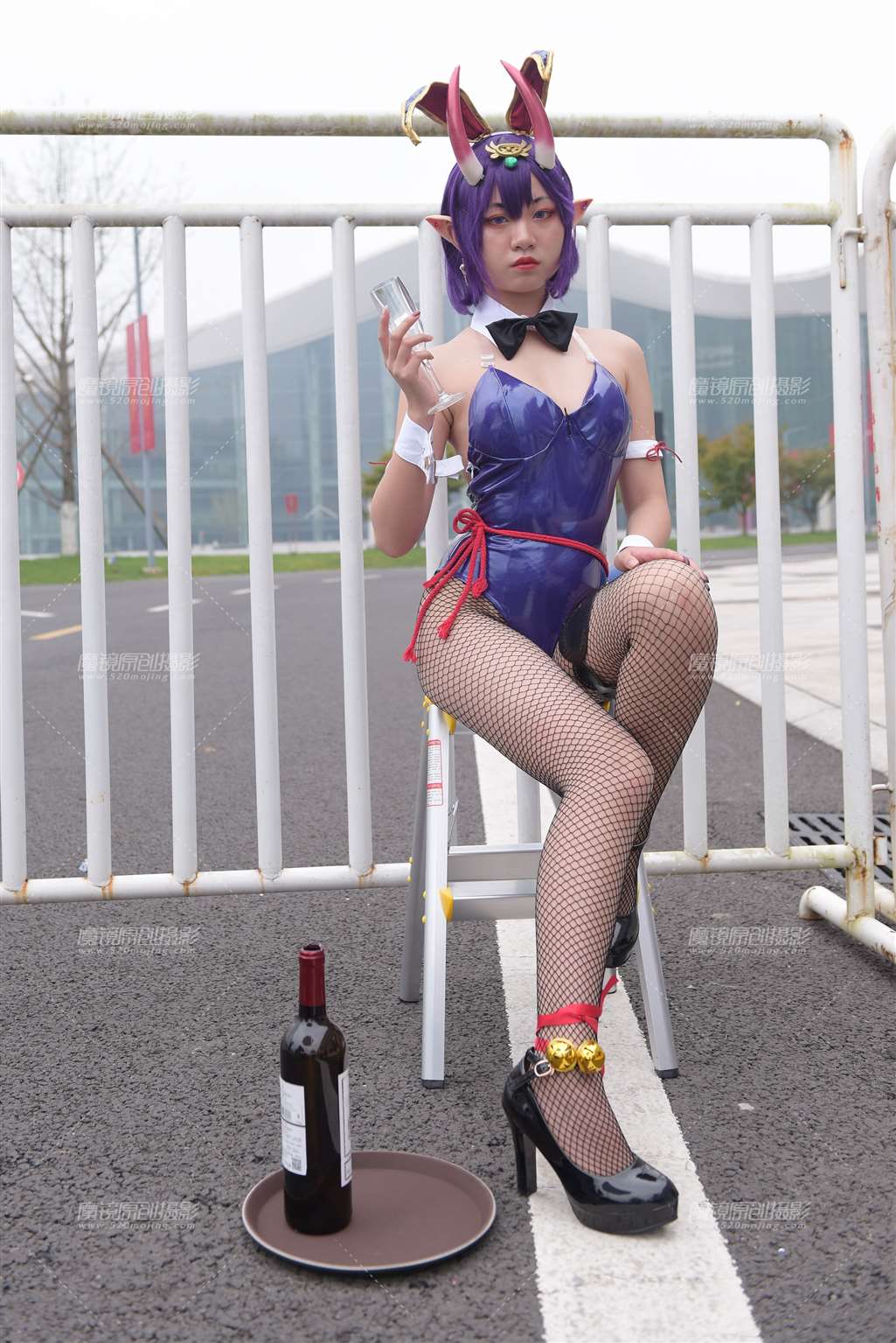 图片[1]-【慕容笙赛贴】展会上的兔女郎-街拍流行馆