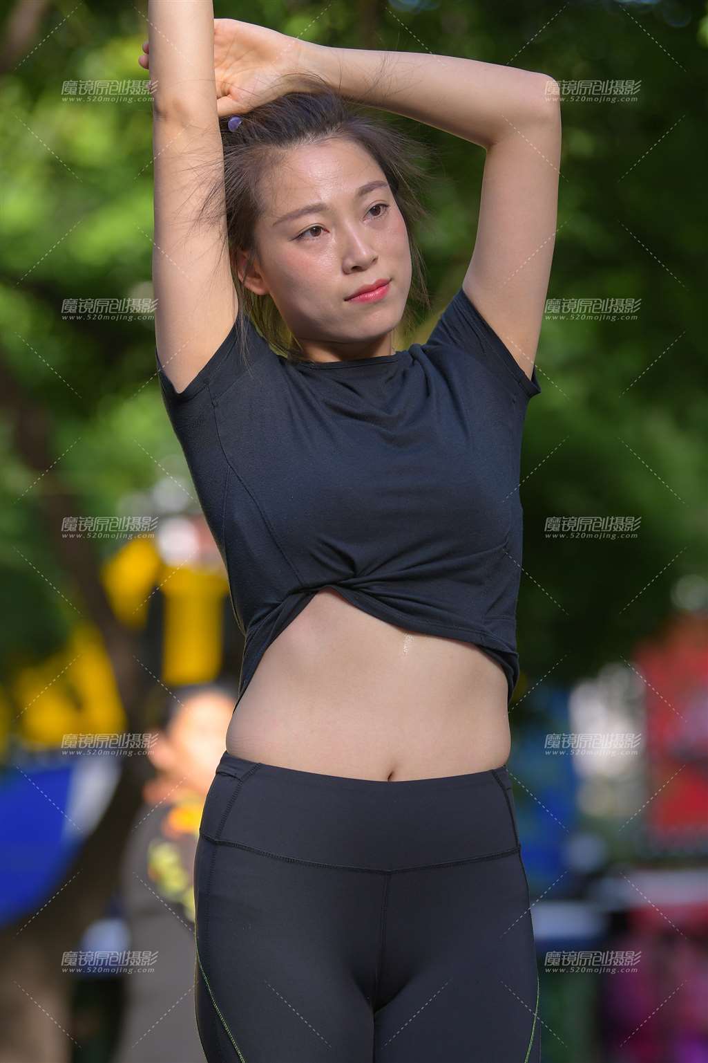 图片[1]-【街拍之魂赛帖】搭讪黑色紧身**-街拍流行馆