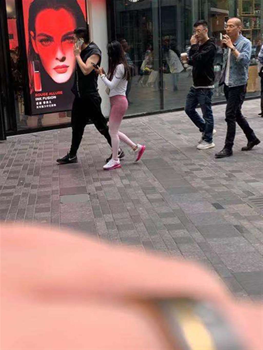 图片[3]-【红石赛帖】性感粉色瑜伽美女-街拍流行馆