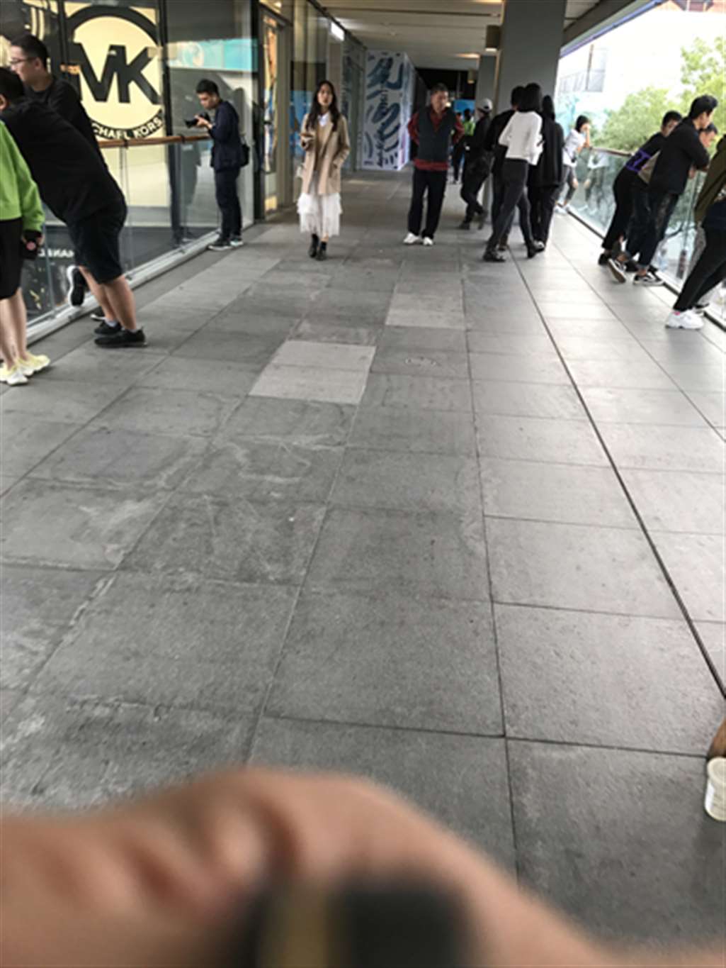 图片[3]-【玻璃赛帖】知性美女-街拍流行馆