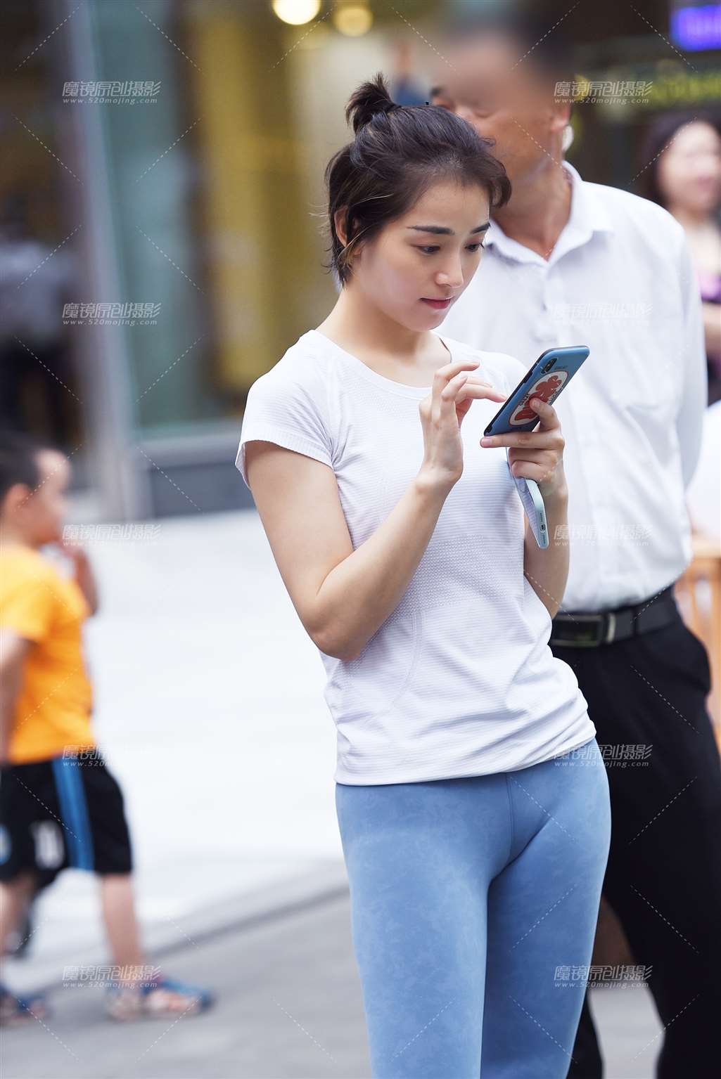 图片[1]-【咔喳赛贴】路过-街拍流行馆