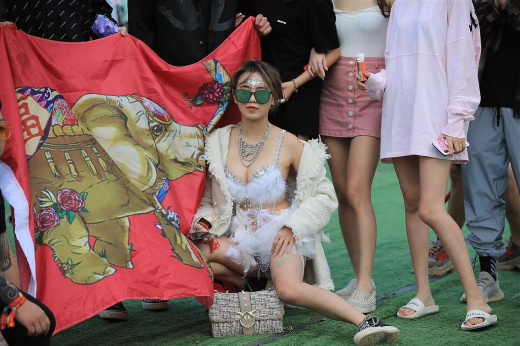 图片[4]-【凯恩赛贴】魔鬼的身材白天鹅-街拍流行馆