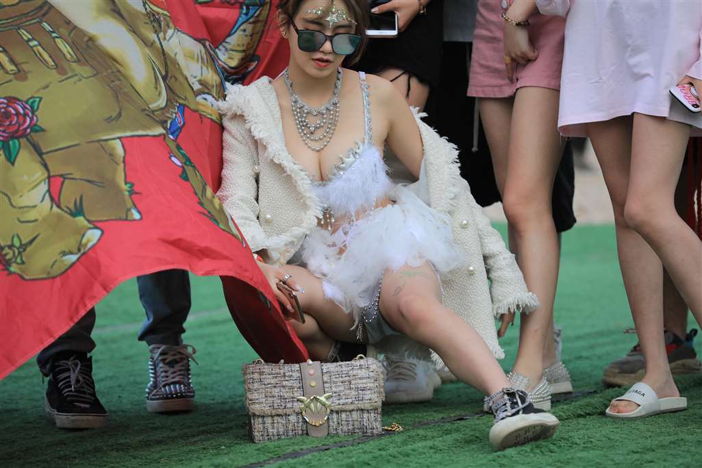 图片[5]-【凯恩赛贴】魔鬼的身材白天鹅-街拍流行馆