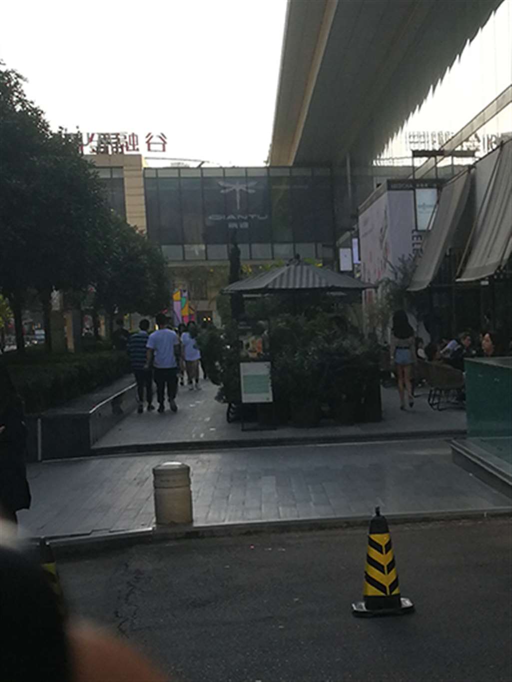 图片[3]-【慕容笙赛贴】打电话的小姐姐-街拍流行馆