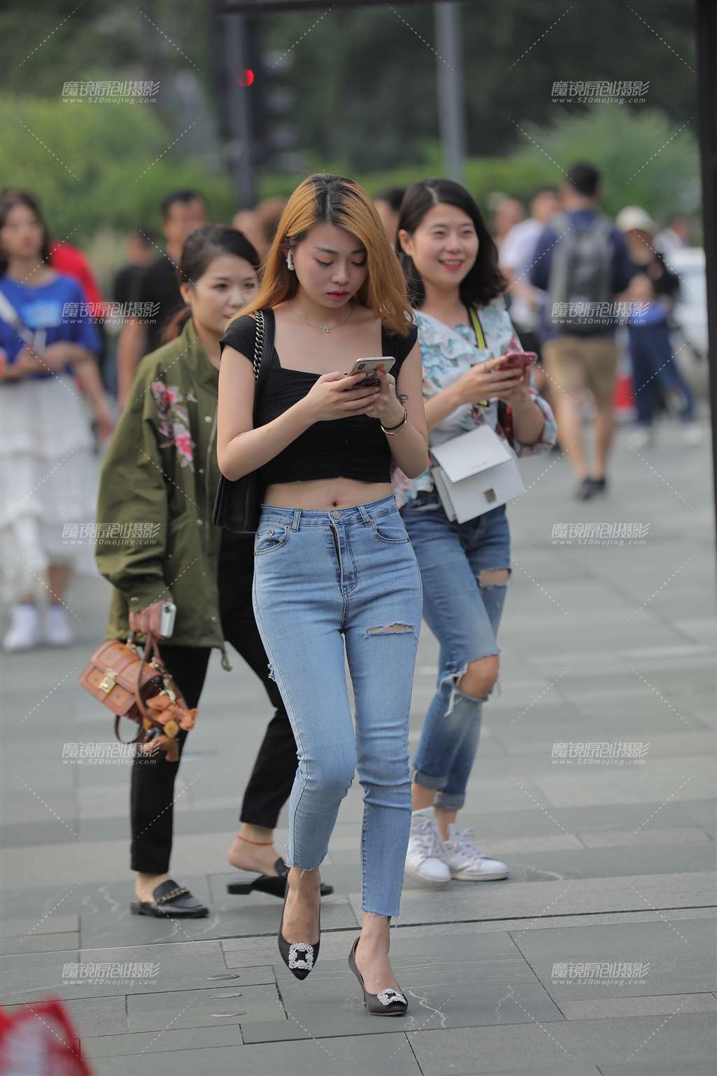 图片[1]-【凯恩赛贴】紧牛-街拍流行馆