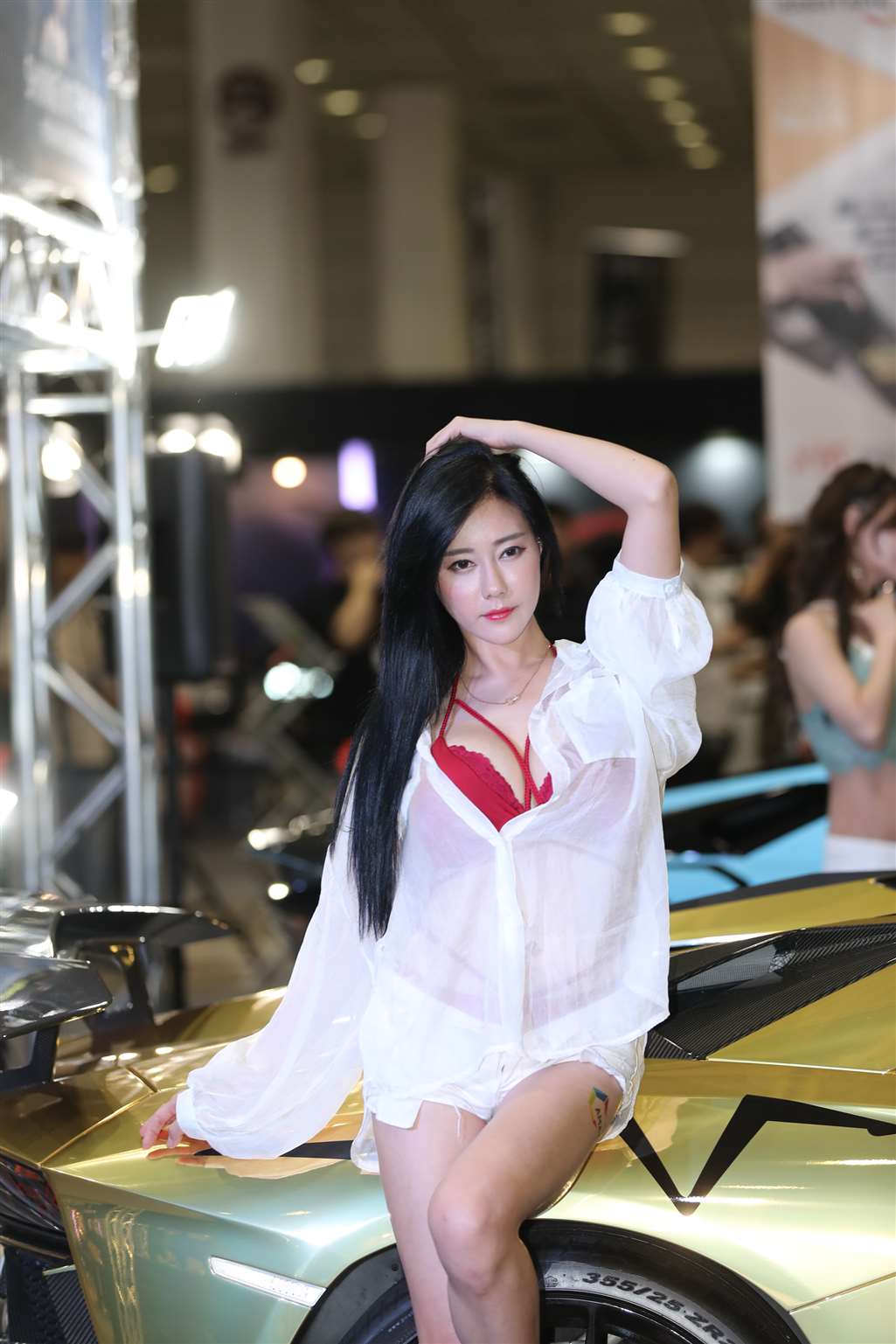 图片[2]-韩国车模-超极品红色内衣超美女神车模-街拍流行馆