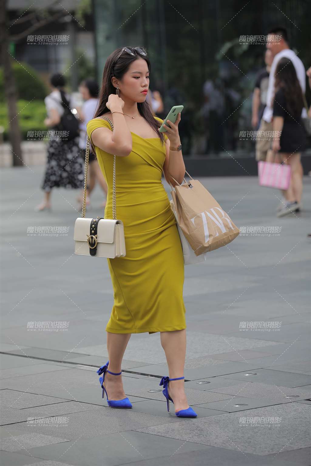 图片[3]-饱满的甜美女孩-街拍流行馆