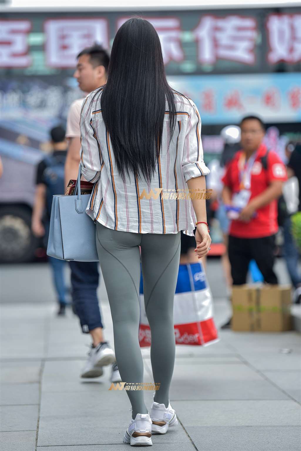 图片[5]-甜美的笑容 远去的背影-街拍流行馆
