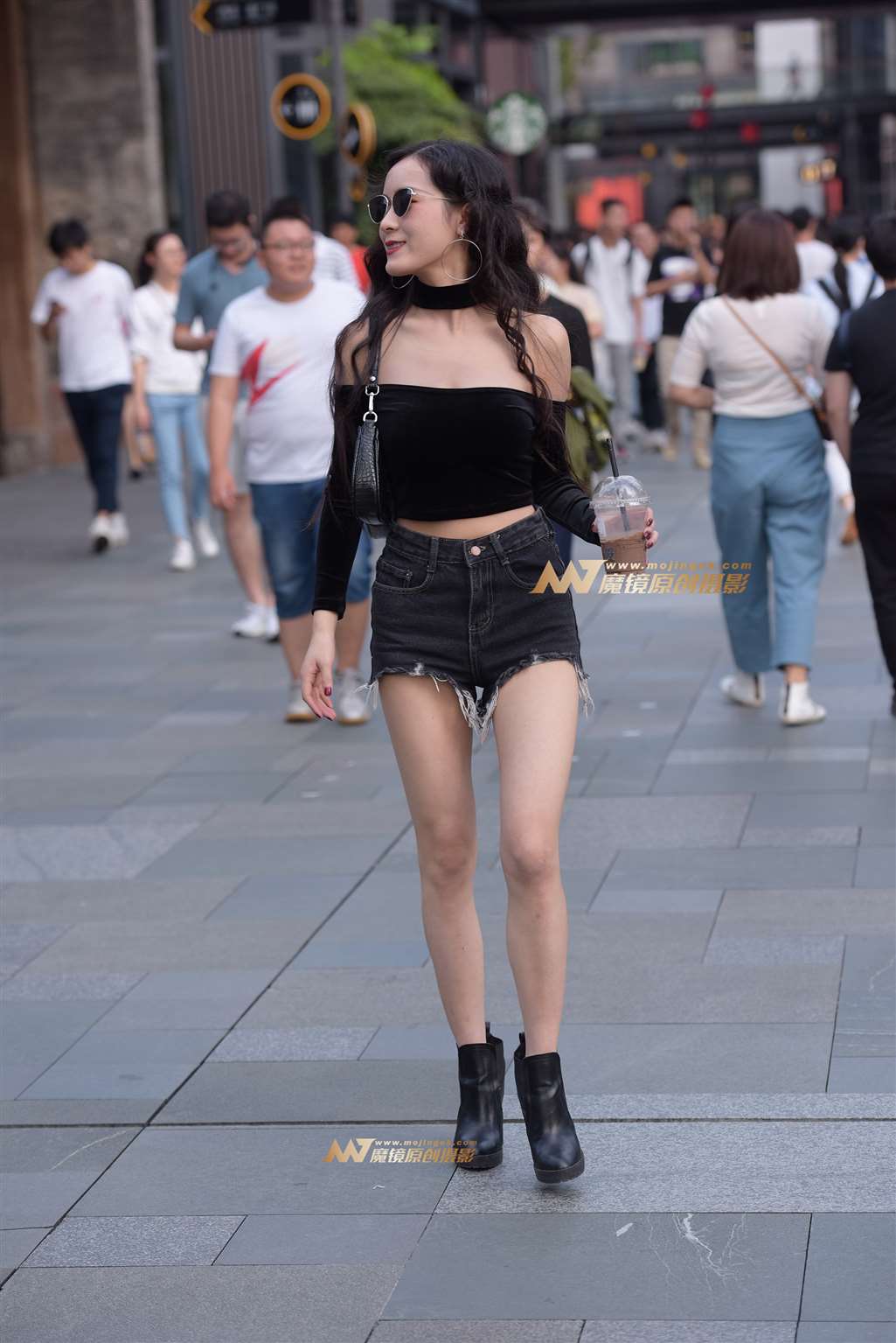 图片[5]-热裤长腿美女-街拍流行馆