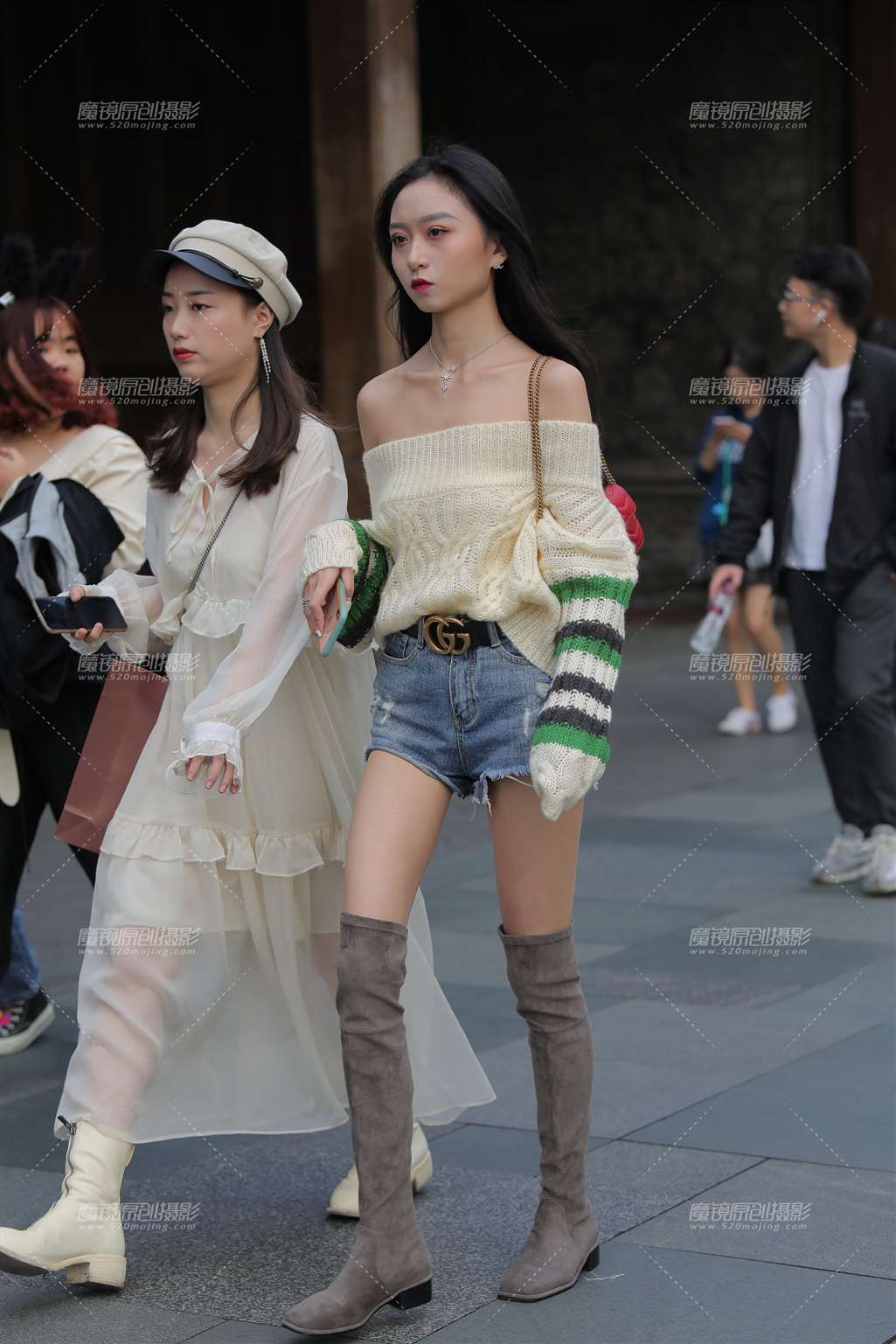 图片[1]-时尚漂亮的美眉 锁骨爱了-街拍流行馆