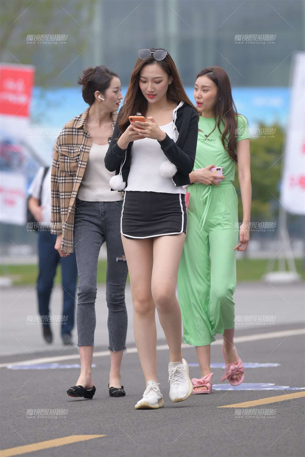 图片[5]-迷你超短裙，大白腿，我爱了~-街拍流行馆