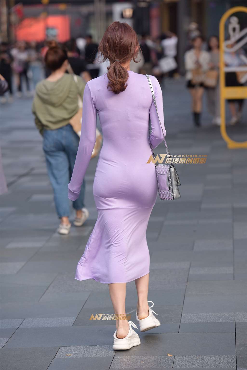 图片[2]-包臀裙美女-街拍流行馆
