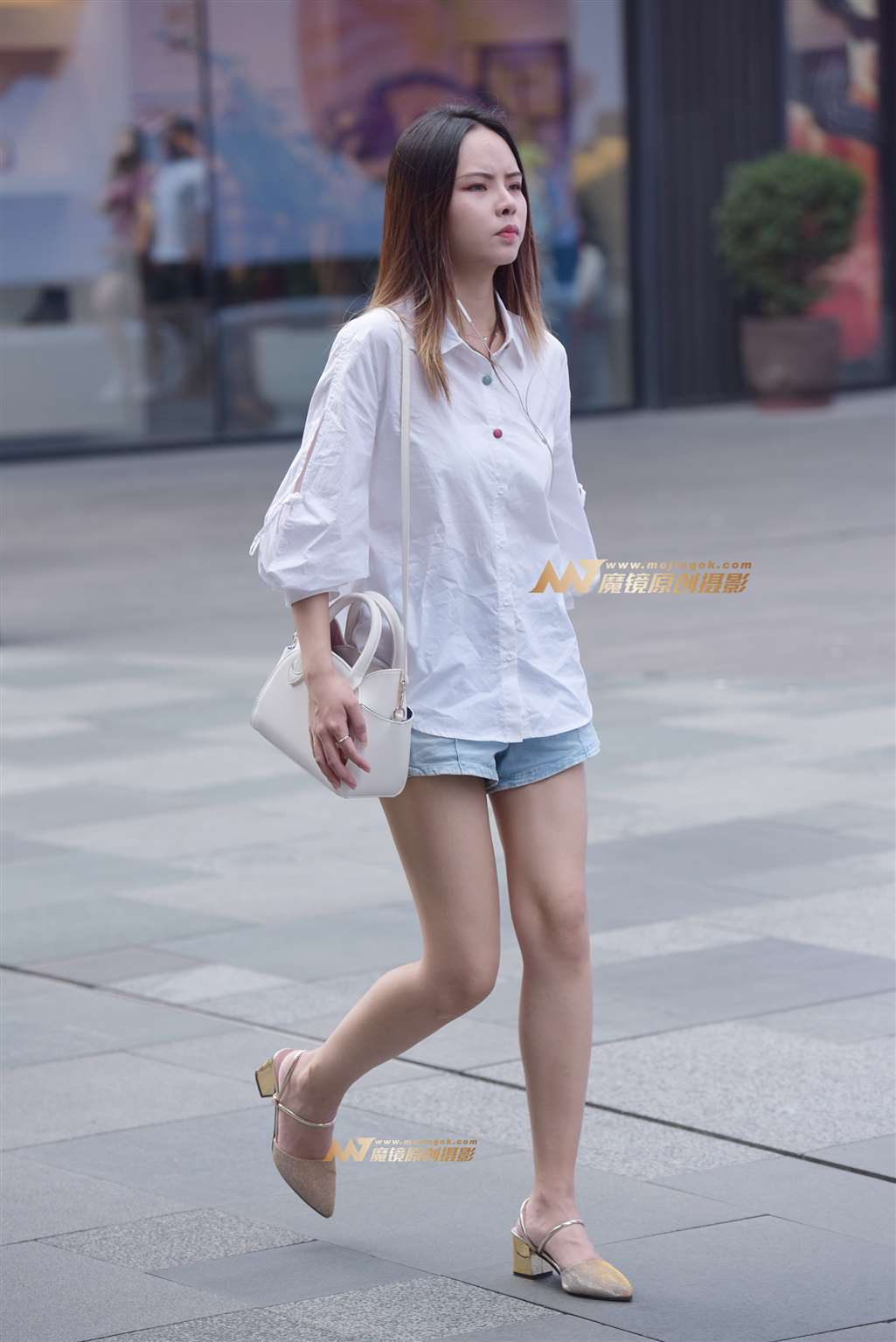 图片[4]-长腿美女-街拍流行馆