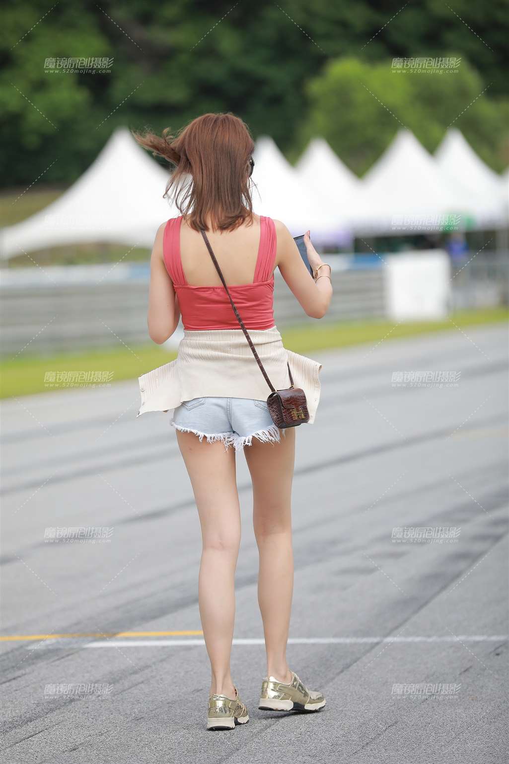 图片[2]-美腿如凝脂-街拍流行馆