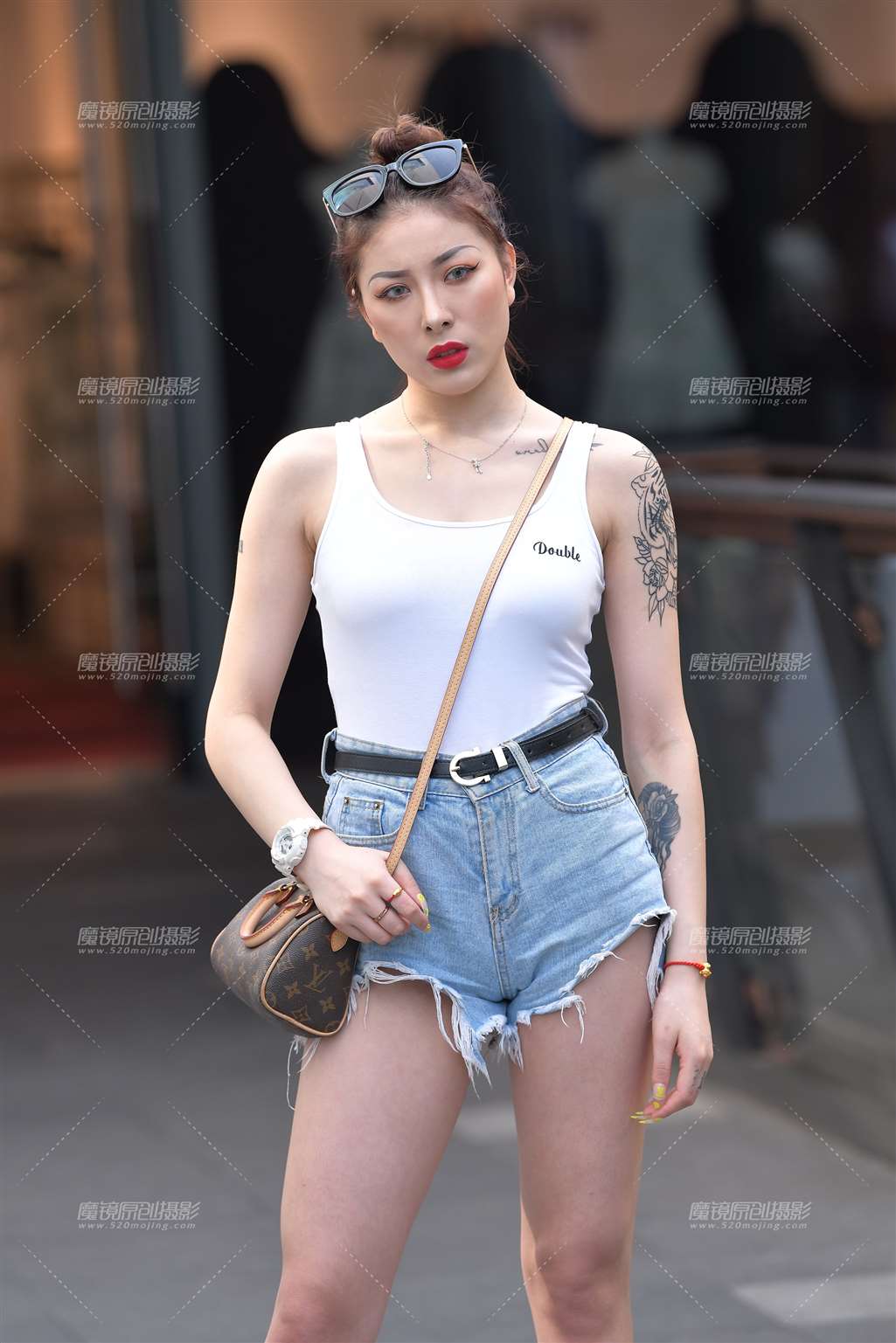 图片[1]-四个闺蜜出行~-街拍流行馆