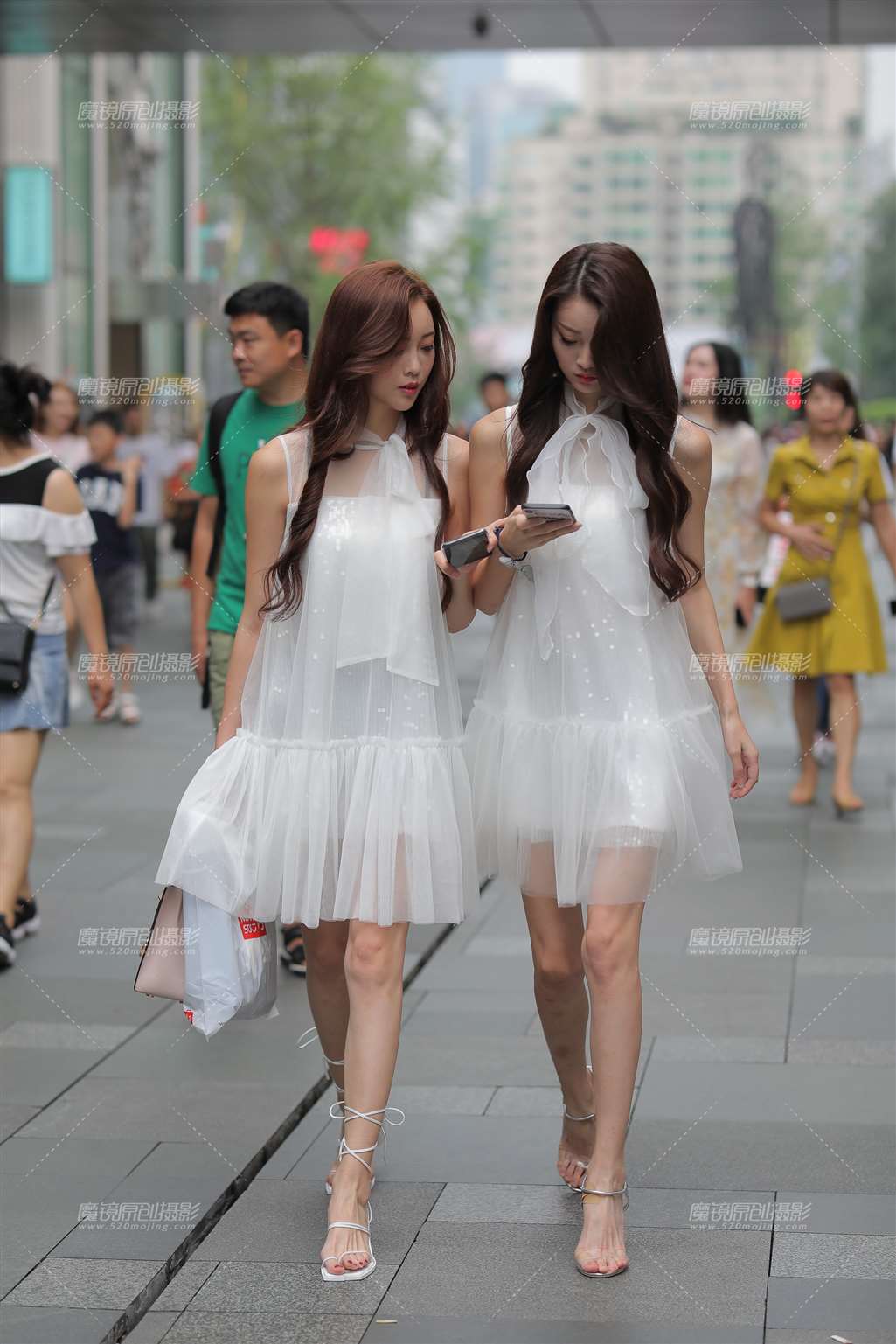 图片[1]-双胞胎小公主-街拍流行馆