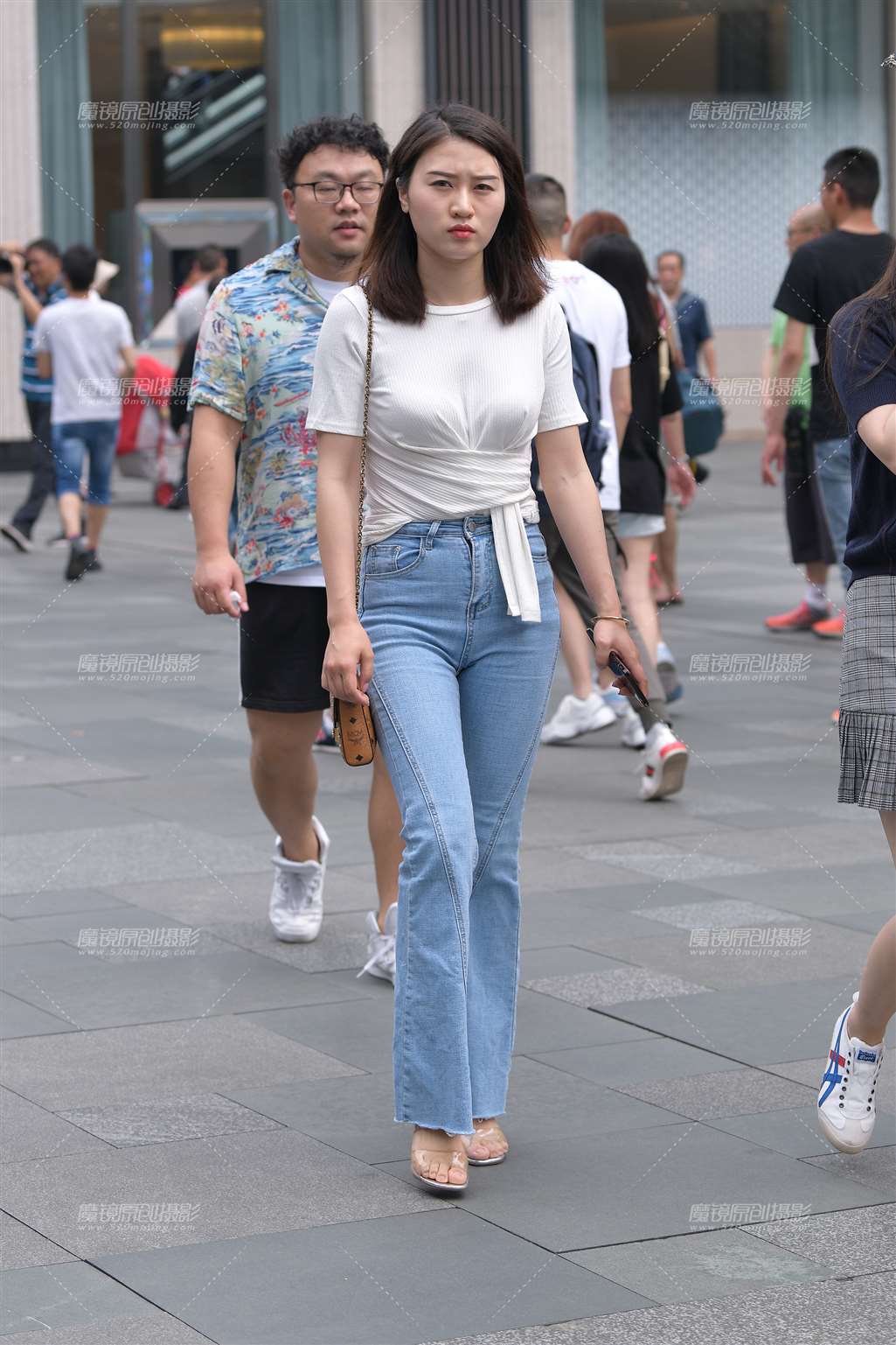 图片[1]-饱满紧牛女友-街拍流行馆
