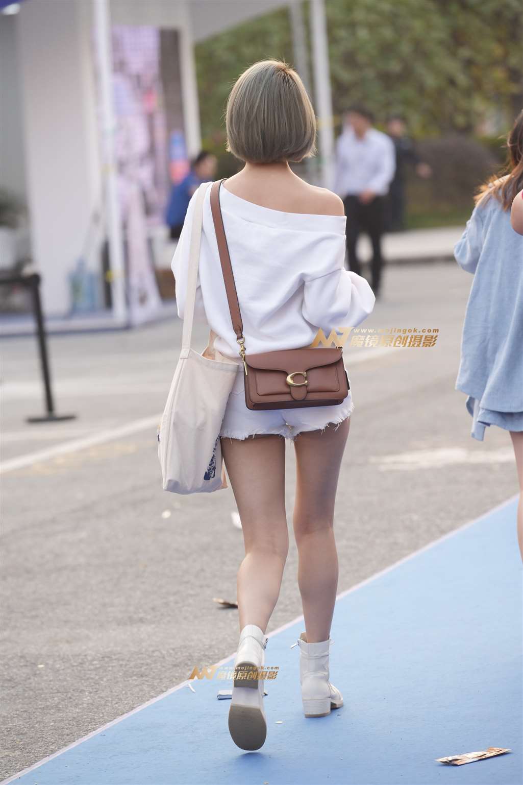 图片[2]-热裤美女-街拍流行馆