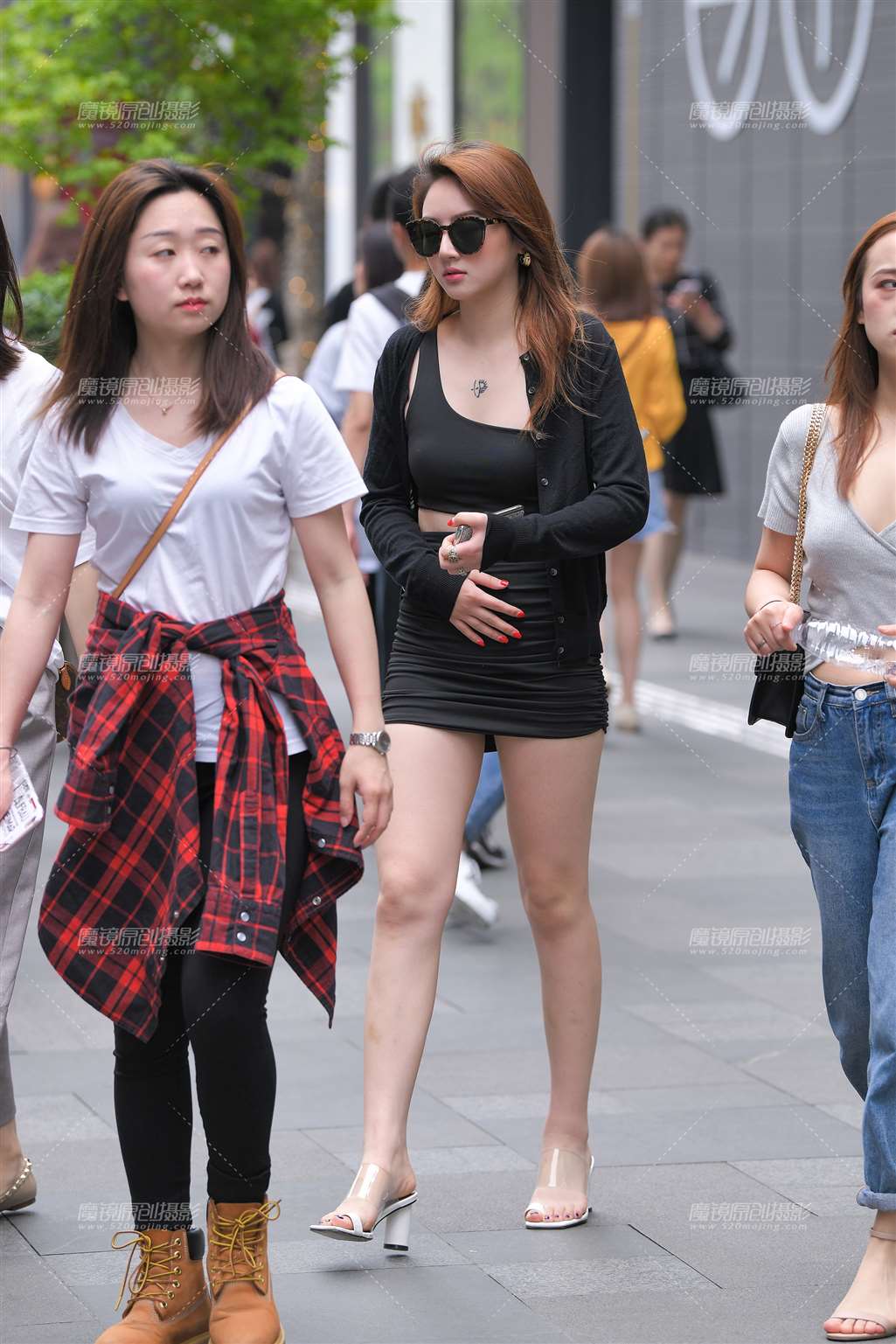 图片[1]-性感，包臀裙小姐姐-街拍流行馆