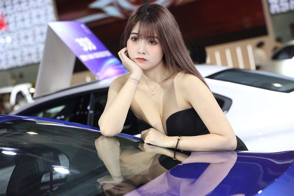 图片[3]-可爱大胸模特-街拍流行馆