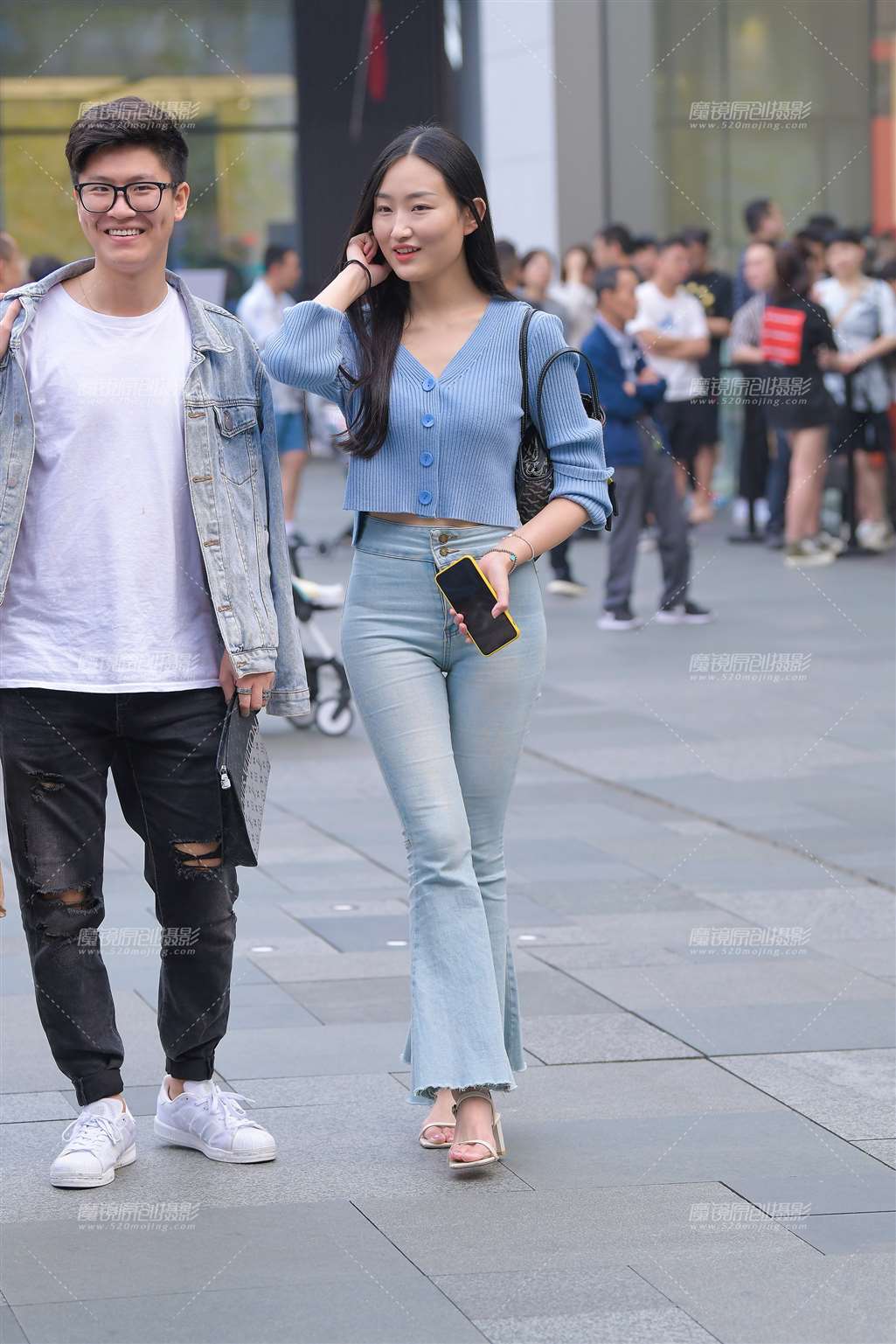 图片[1]-好看的紧牛小姐姐-街拍流行馆