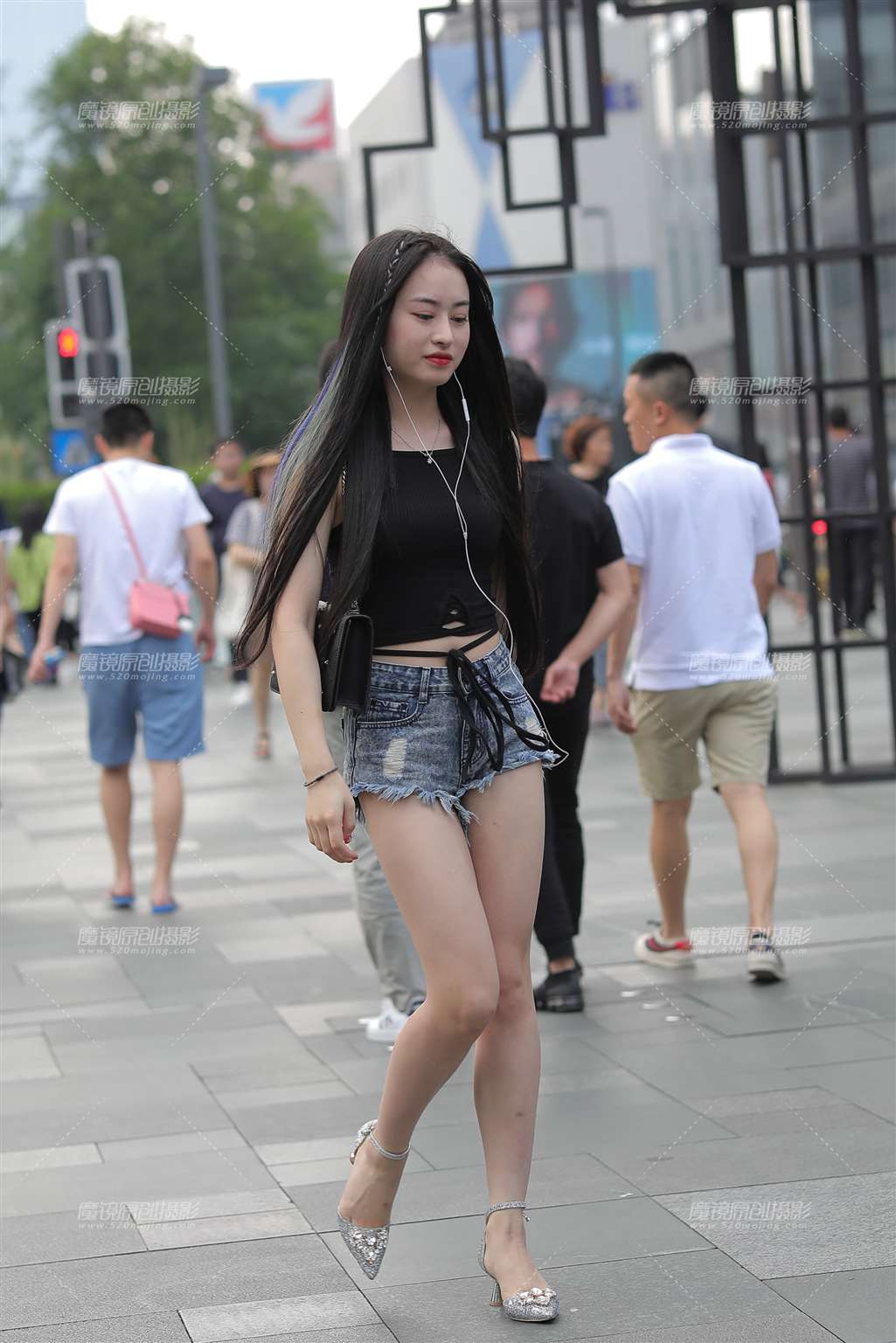 图片[4]-短袖热裤高跟 夏天的必备-街拍流行馆
