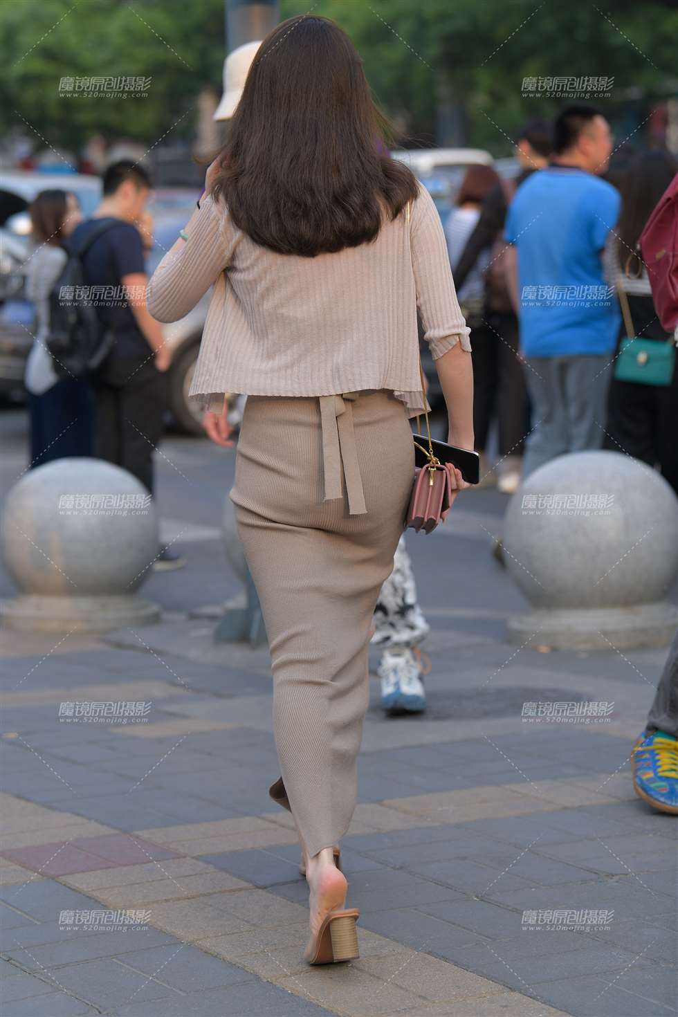 图片[2]-长裙气质**-街拍流行馆