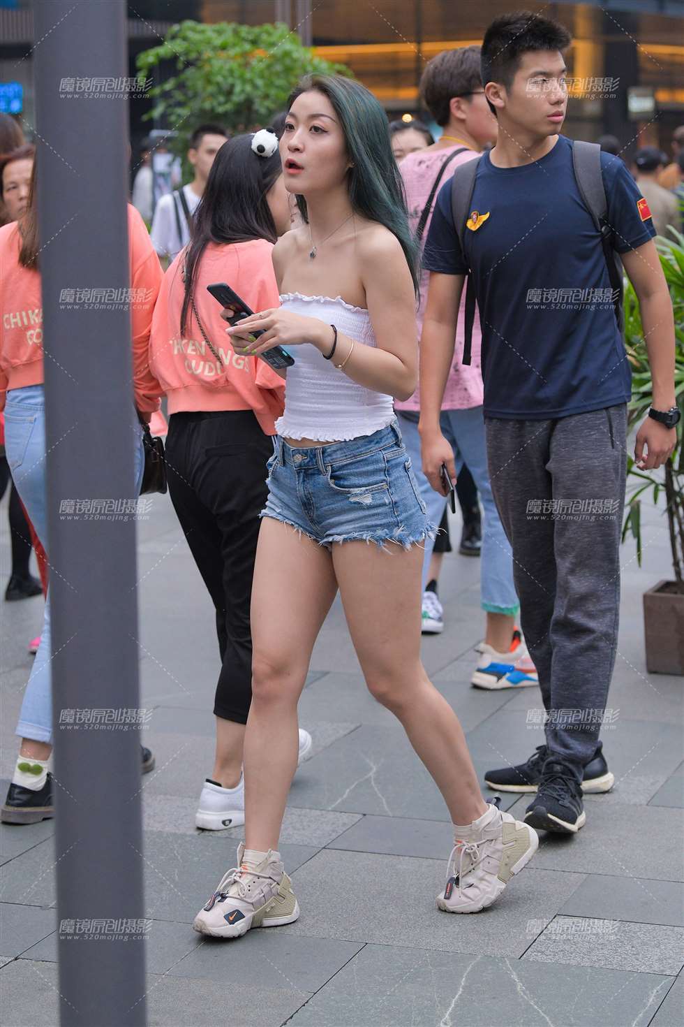 图片[3]-CHAO短热裤美眉-街拍流行馆