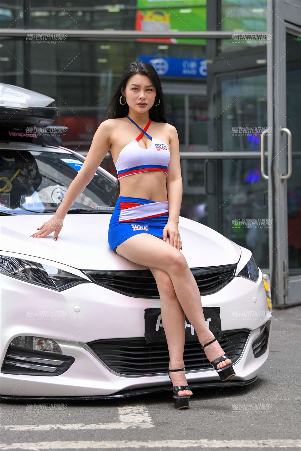 图片[1]-丰满的模特-街拍流行馆