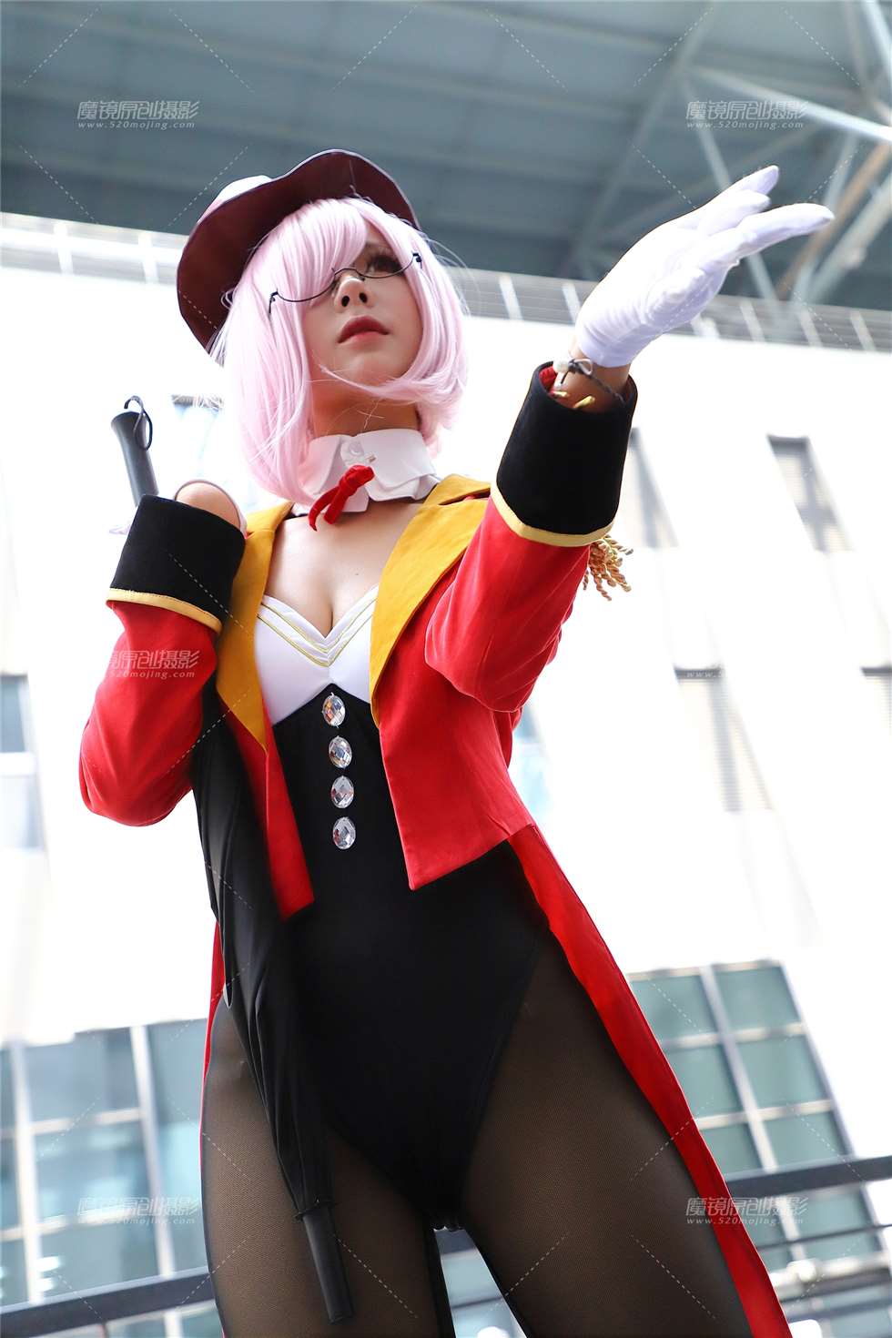 图片[2]-长腿黑丝红衣coser-街拍流行馆