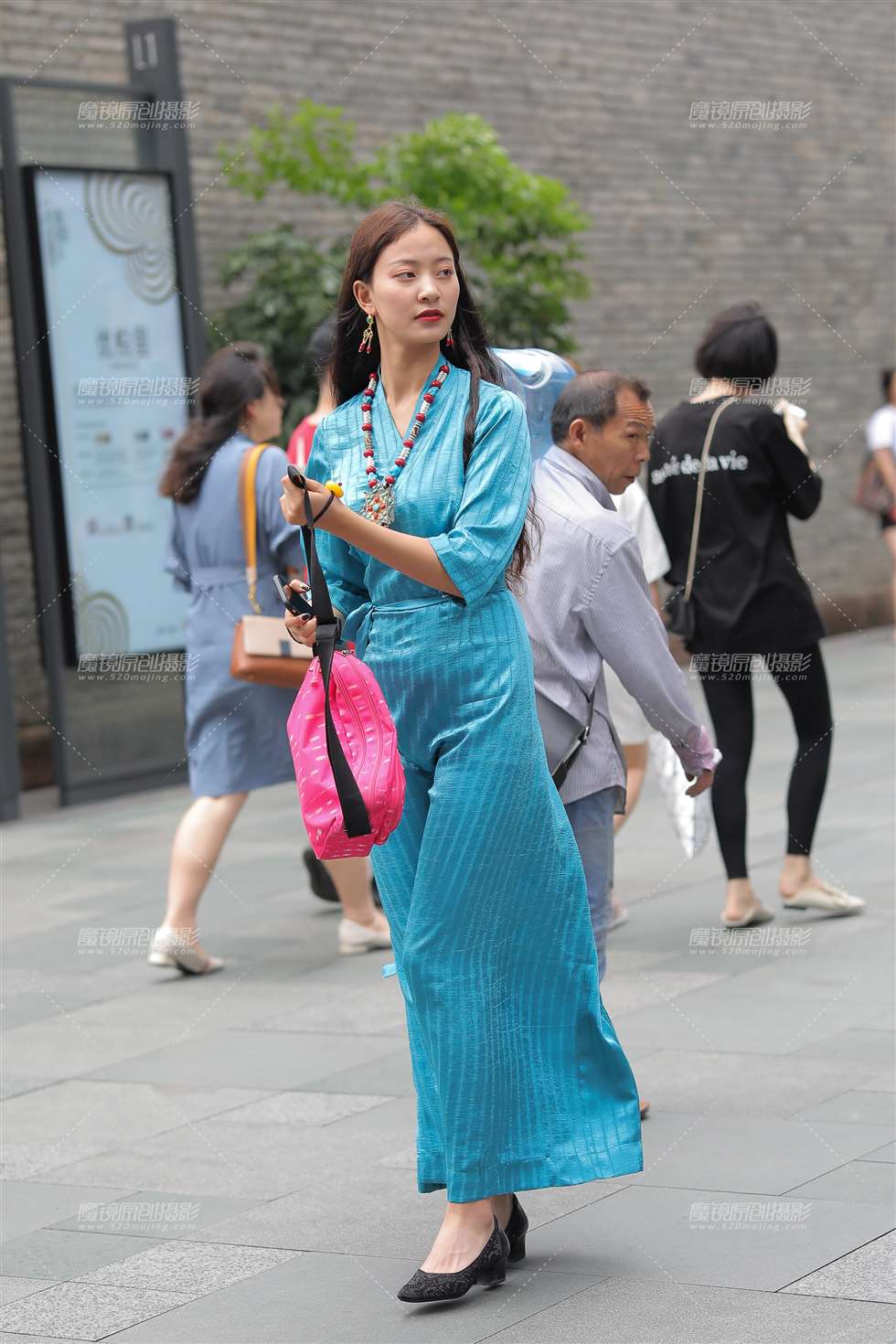 图片[4]-长裙高挑美眉-街拍流行馆