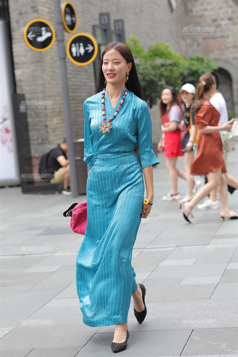 图片[5]-长裙高挑美眉-街拍流行馆