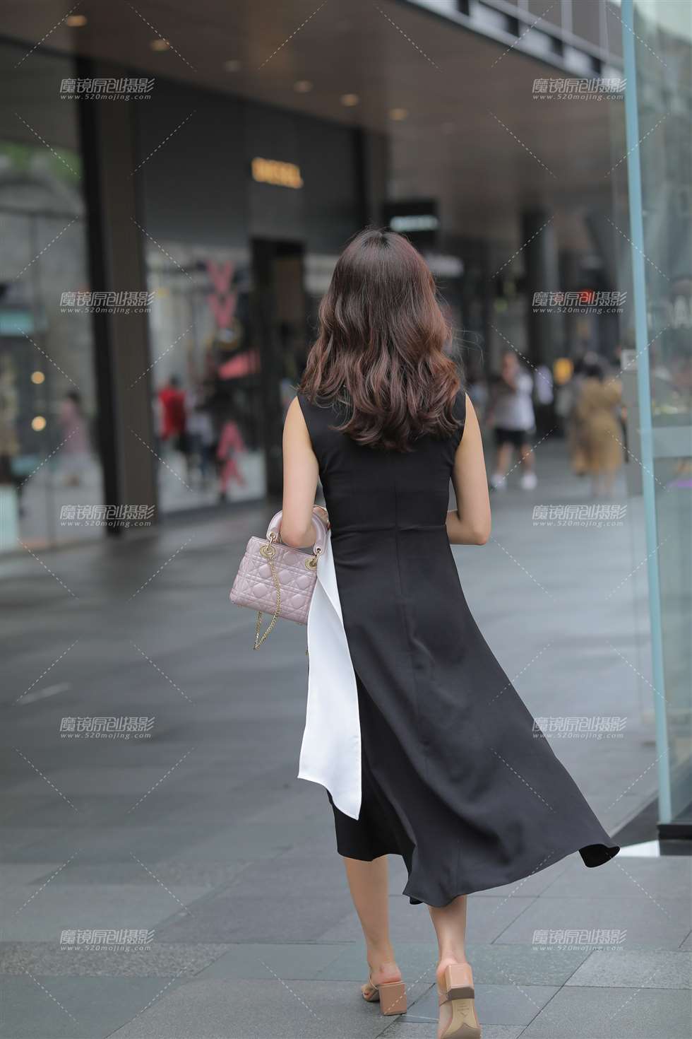 图片[2]-你的笑容 让我着谜-街拍流行馆