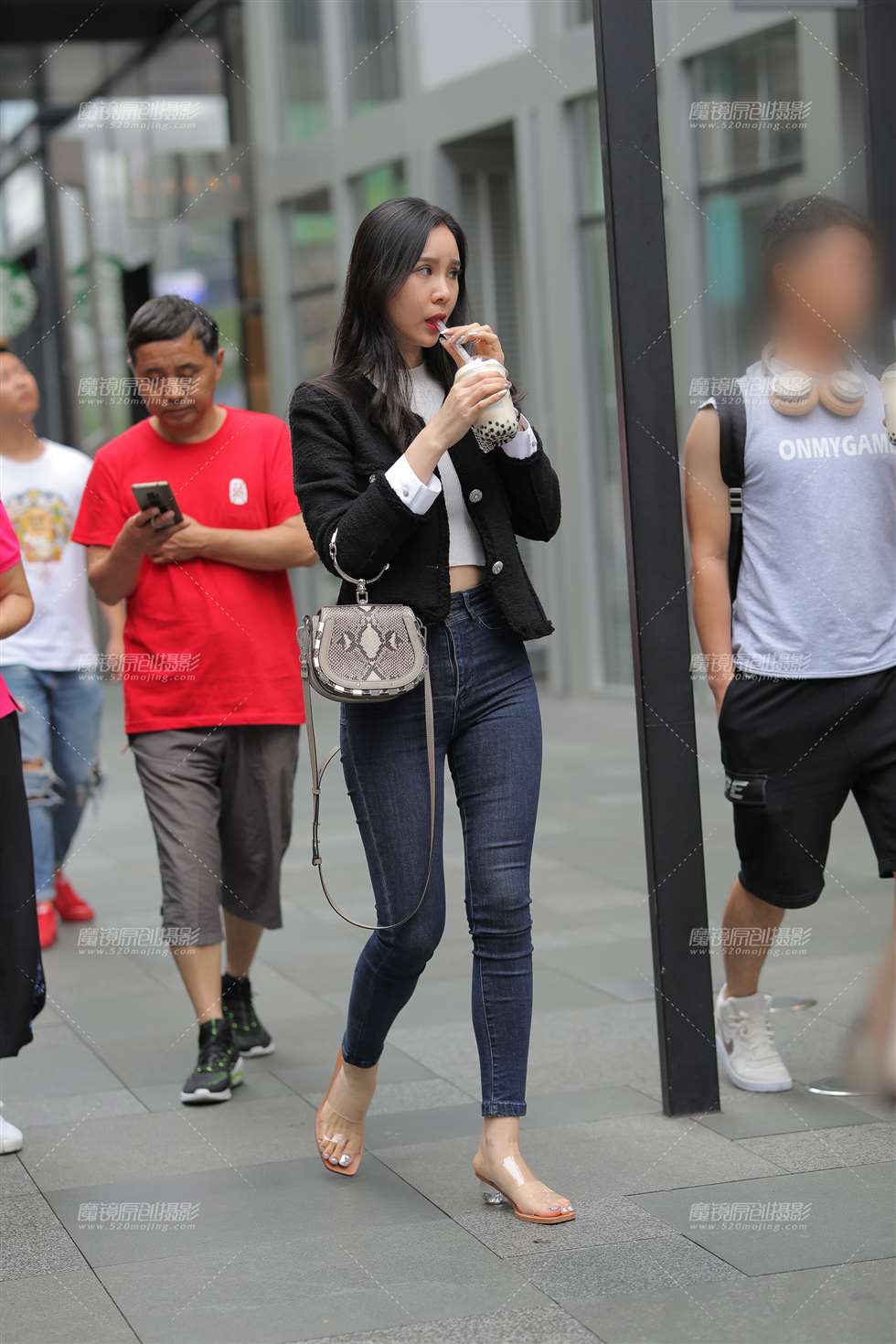 图片[1]-紧牛-街拍流行馆
