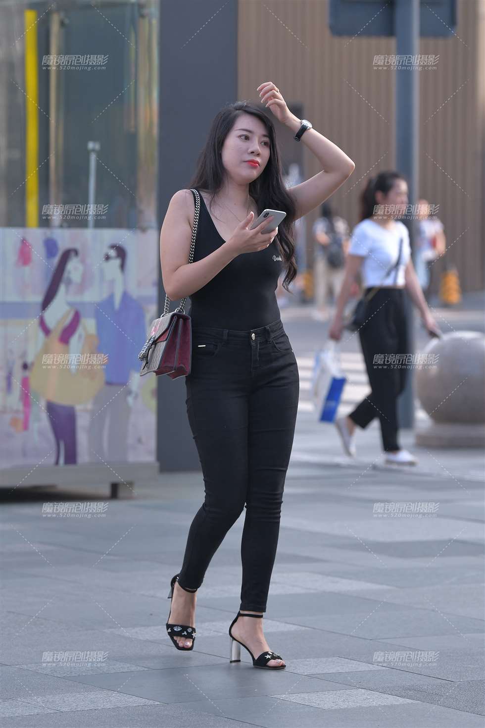 图片[4]-HEI色紧身**-街拍流行馆